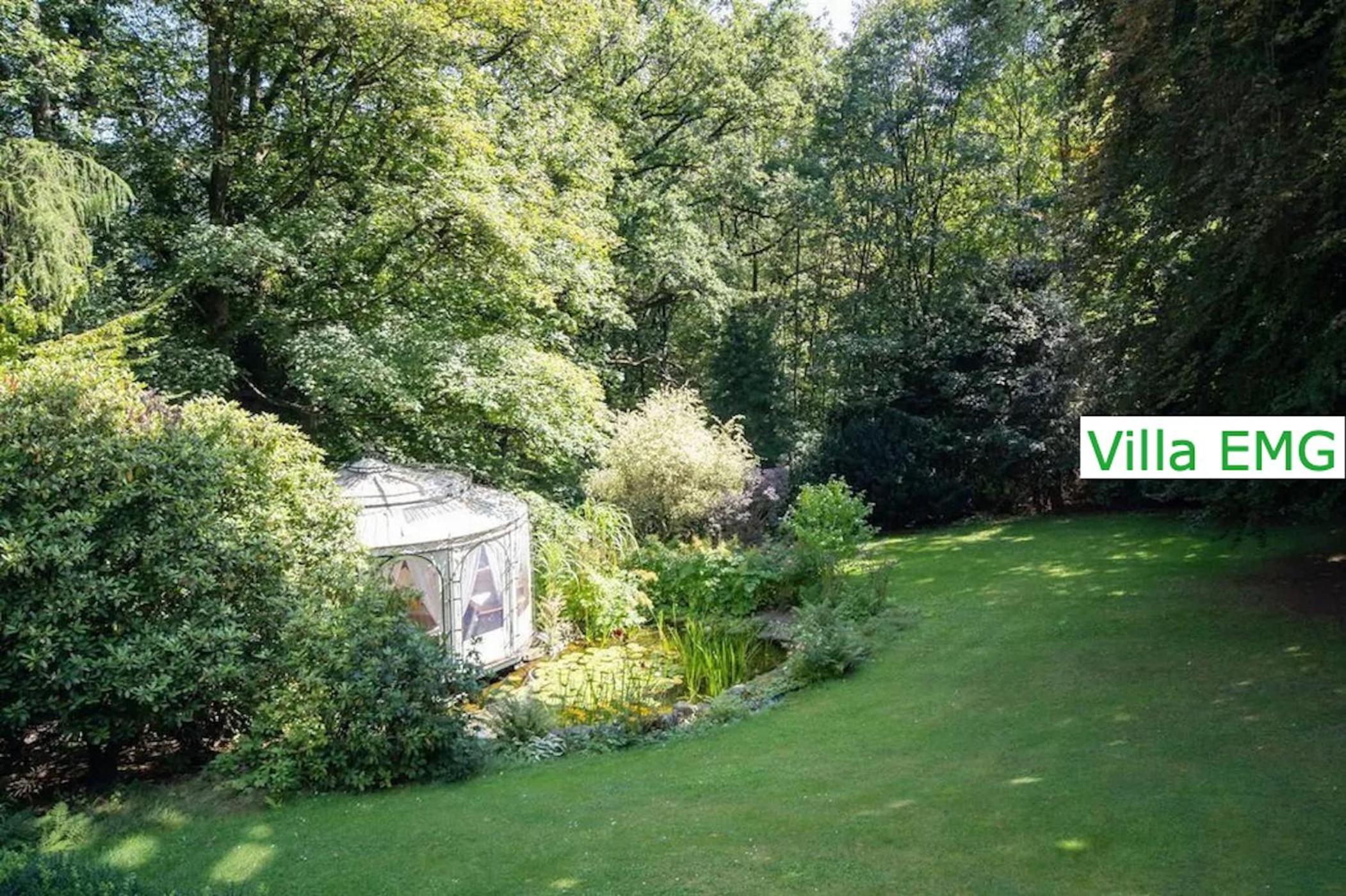 Luxus Ferienhaus Villa EMG Dortmund in Ennepetal, nah Düsseldorf, Köln mit Tennis Court, Garten, Kamin für Familien Gruppen bis 20 Personen
