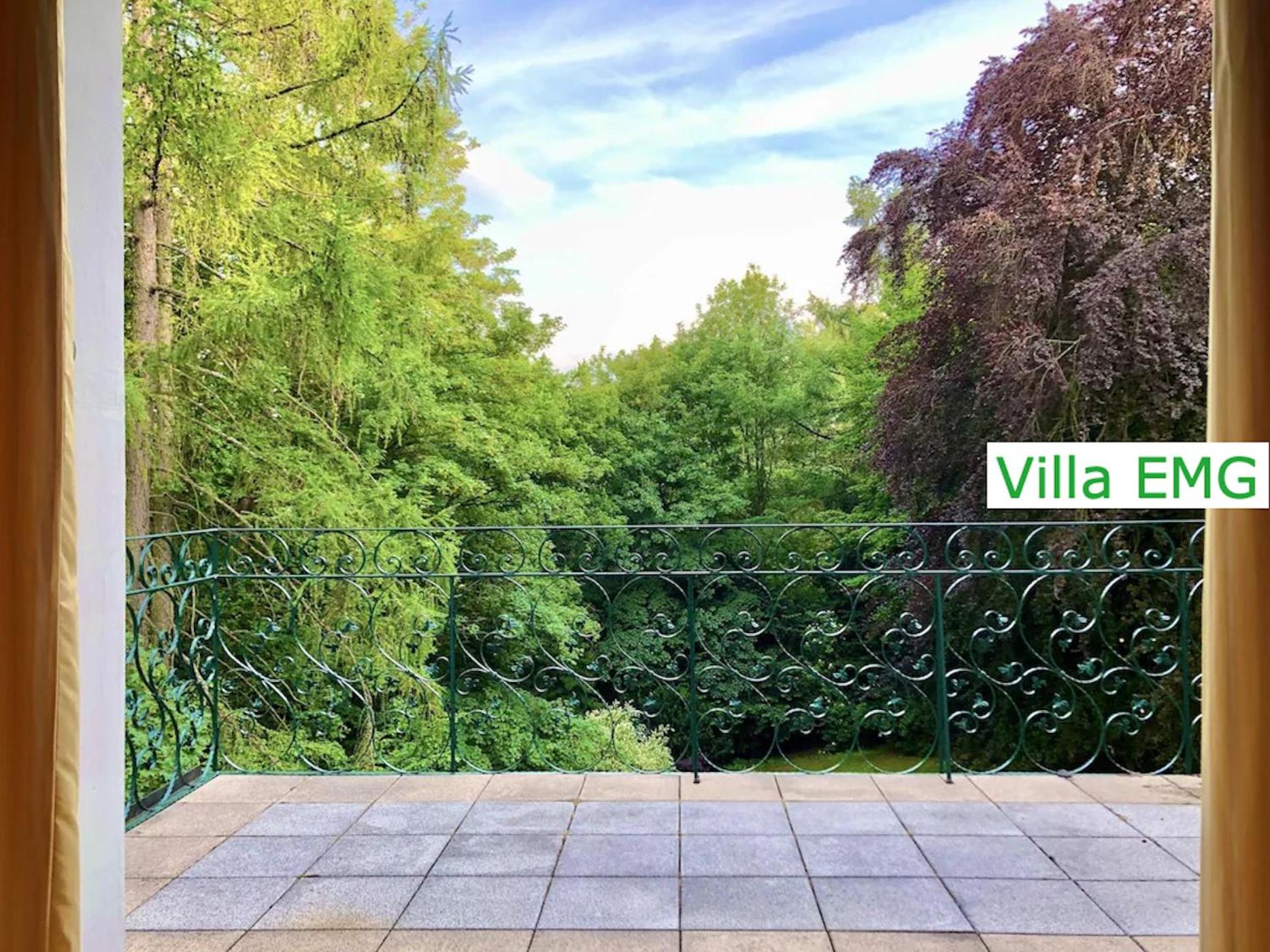 Luxus Ferienhaus Villa EMG Dortmund in Ennepetal, nah Düsseldorf, Köln mit Tennis Court, Garten, Kamin für Familien Gruppen bis 20 Personen