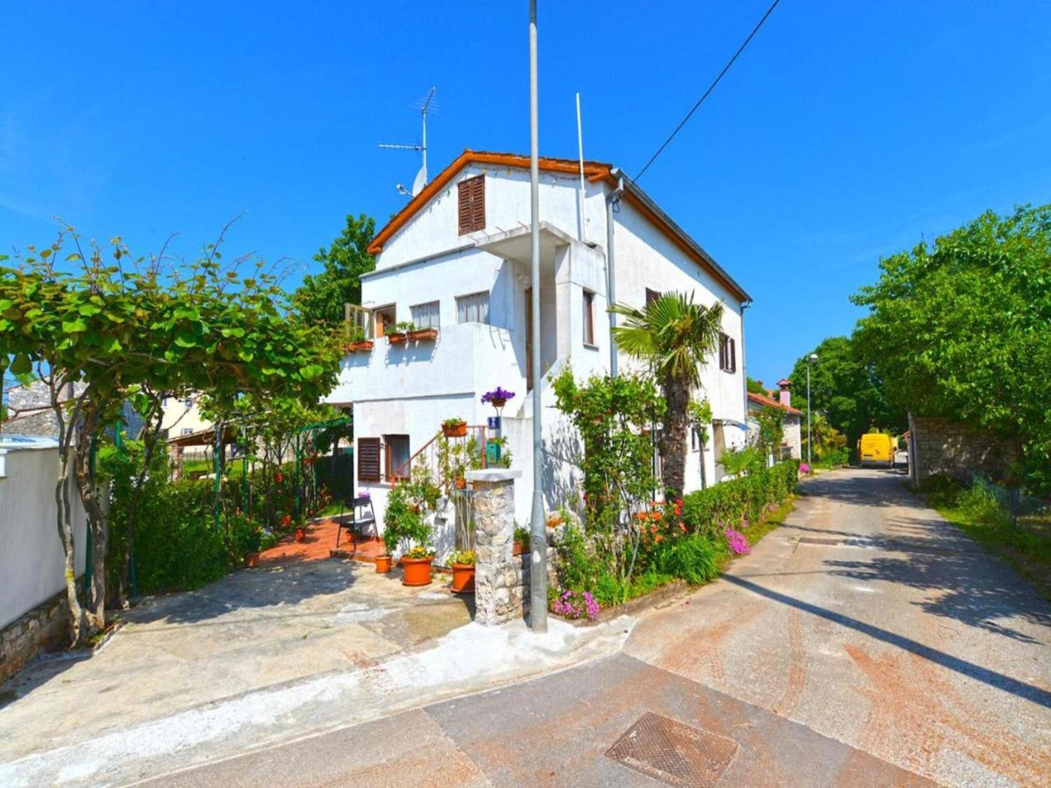 Spacious apartment with garden