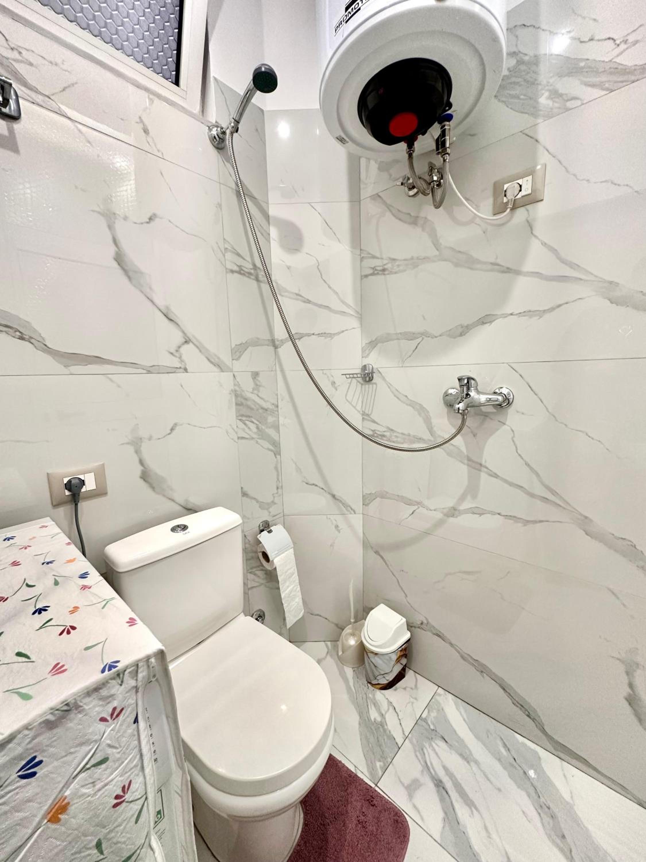 Cityscape Luxe Apartment