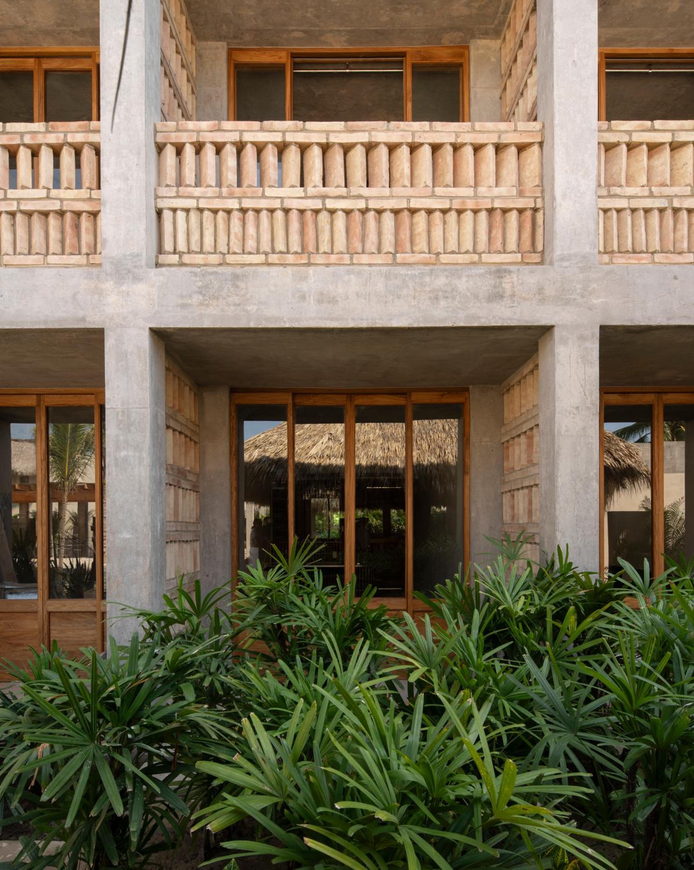 Hotel Humano - Image 1