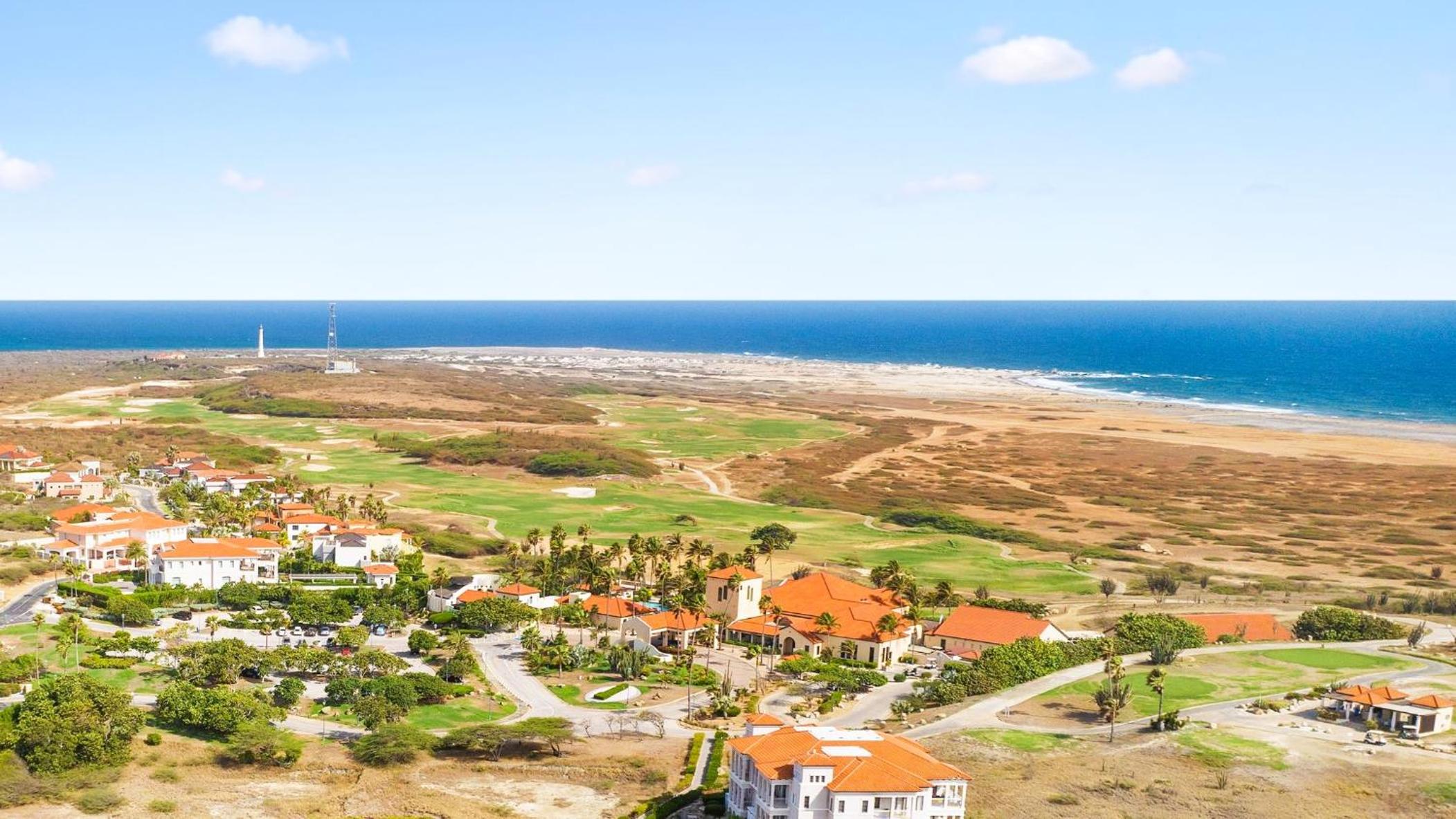 Golf & Beach 5BR w Pool - Campeonan 7 by Bocobay