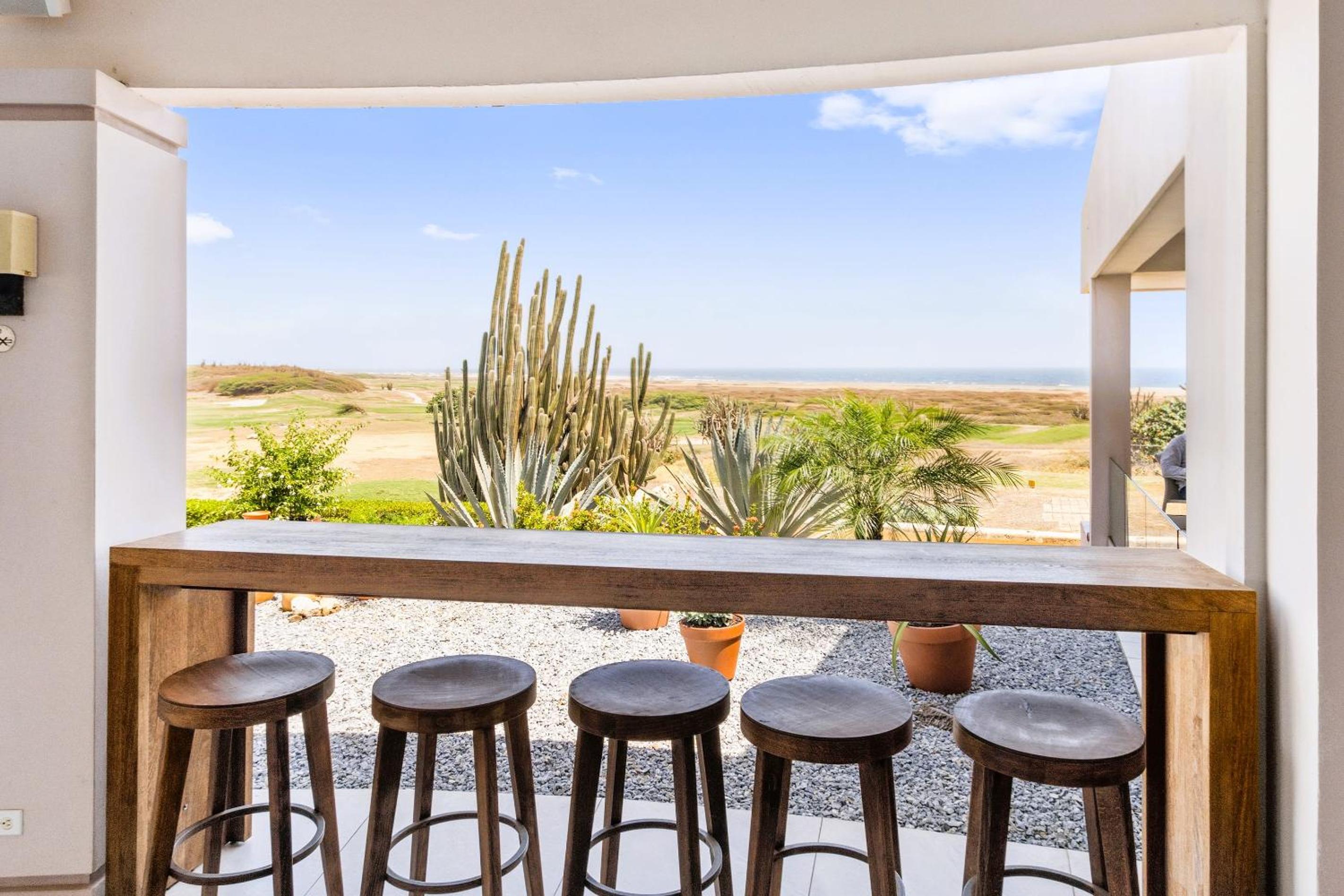 Golf & Beach 5BR w Pool - Campeonan 7 by Bocobay