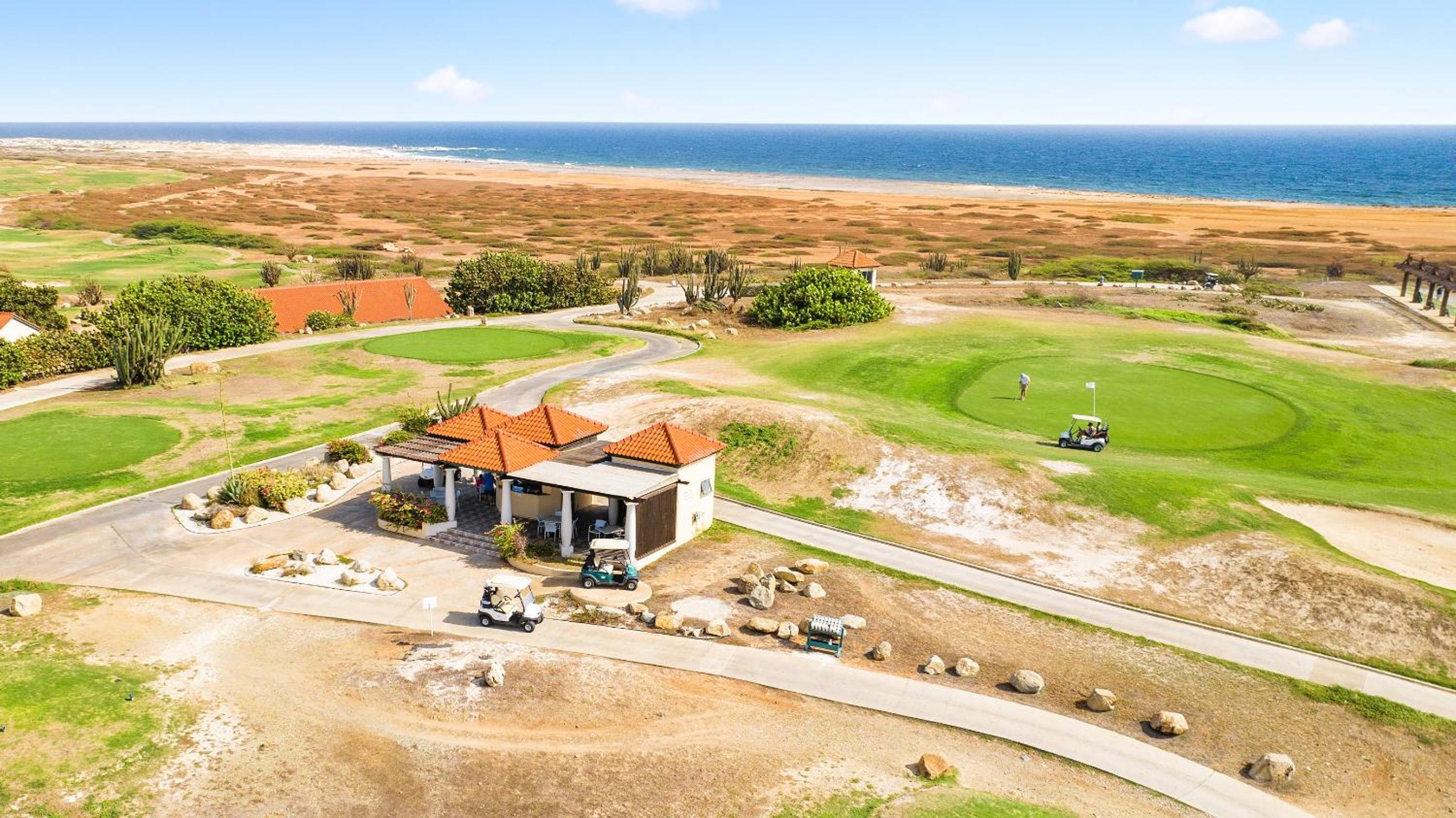 Golf & Beach 5BR w Pool - Campeonan 7 by Bocobay