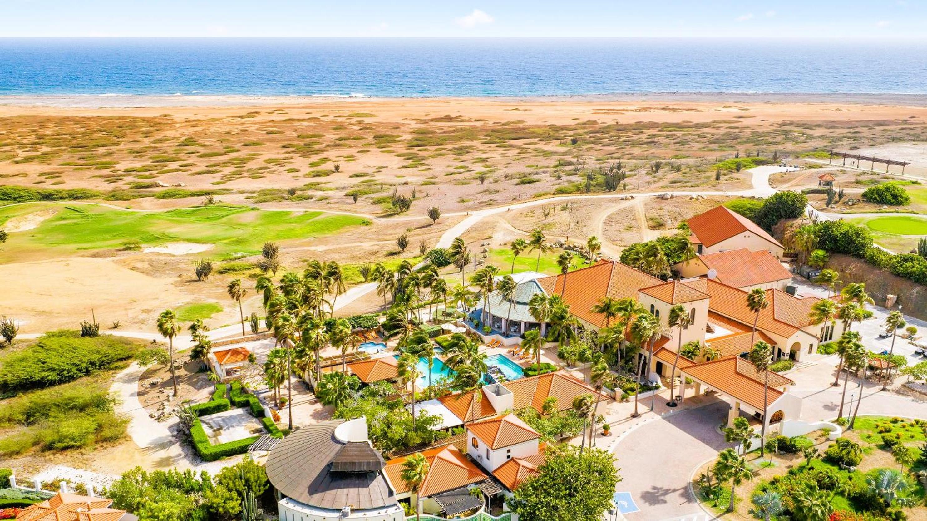 Golf & Beach 5BR w Pool - Campeonan 7 by Bocobay