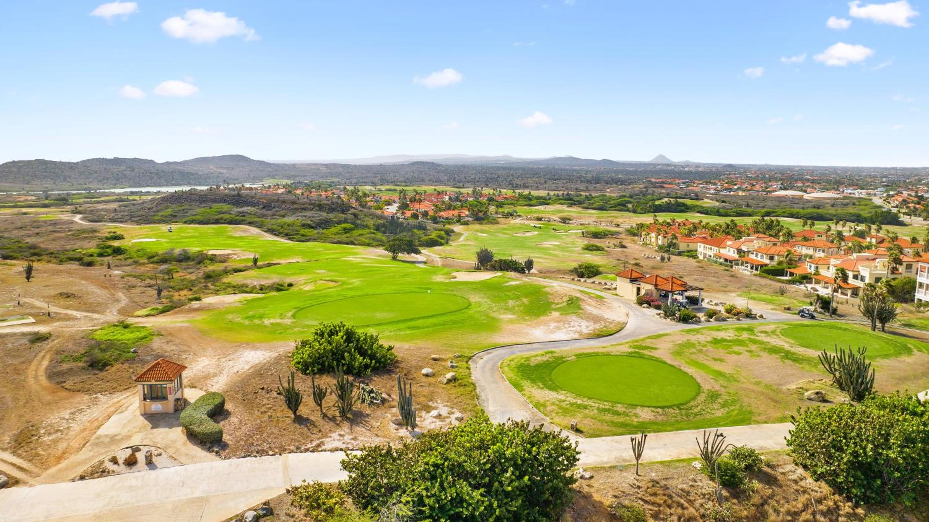 Golf & Beach 5BR w Pool - Campeonan 7 by Bocobay