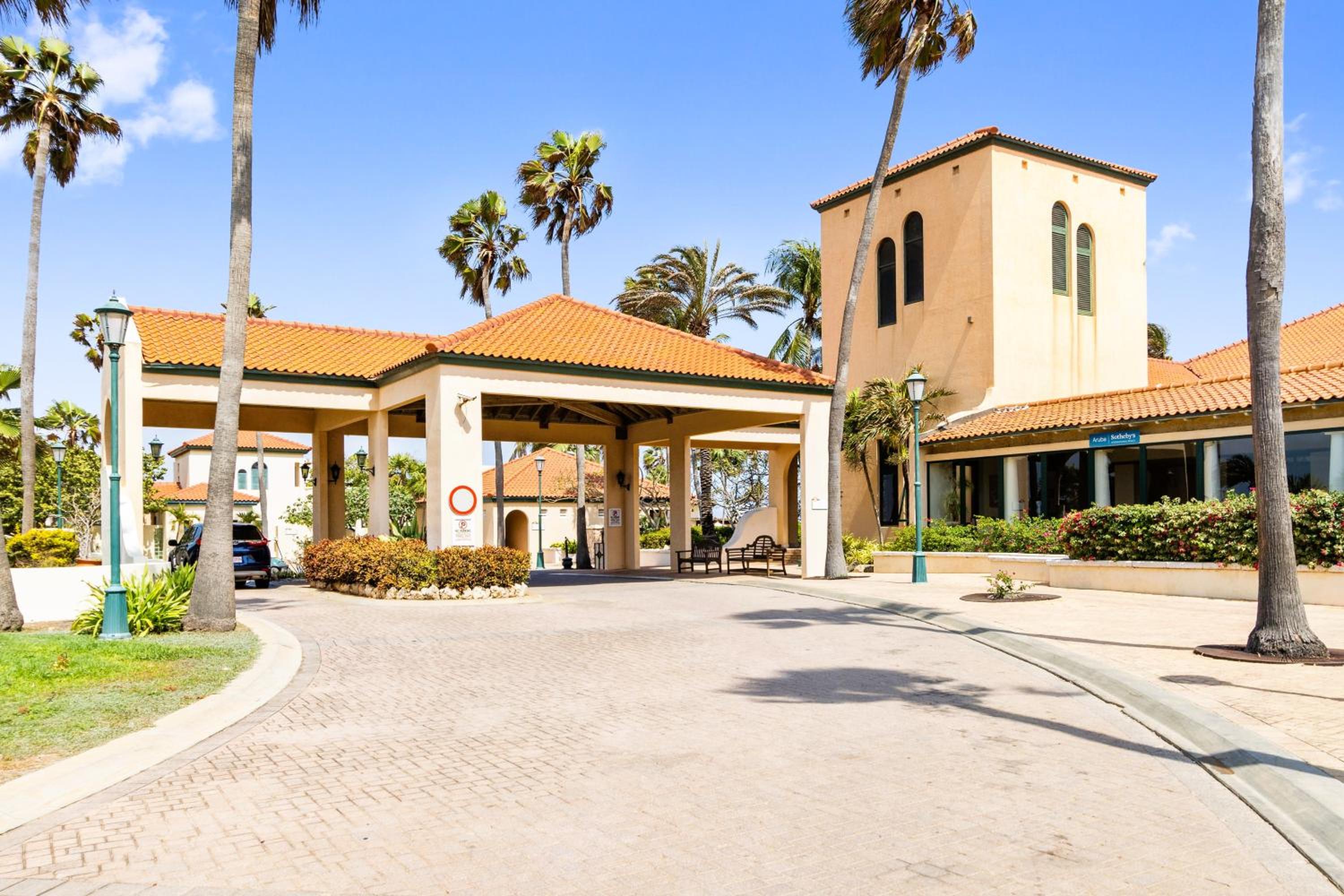 Golf & Beach 5BR w Pool - Campeonan 7 by Bocobay