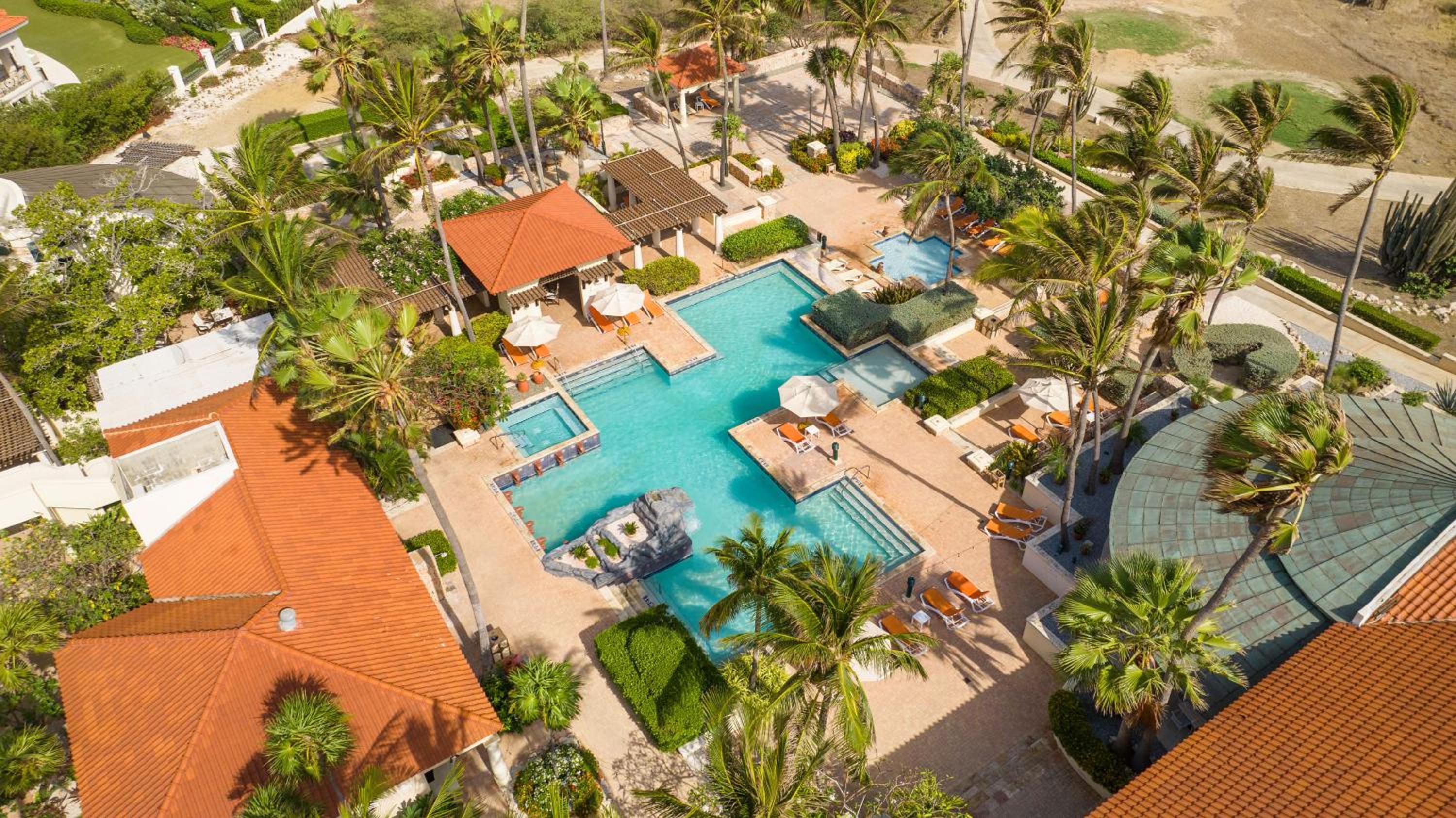 Golf & Beach 5BR w Pool - Campeonan 7 by Bocobay