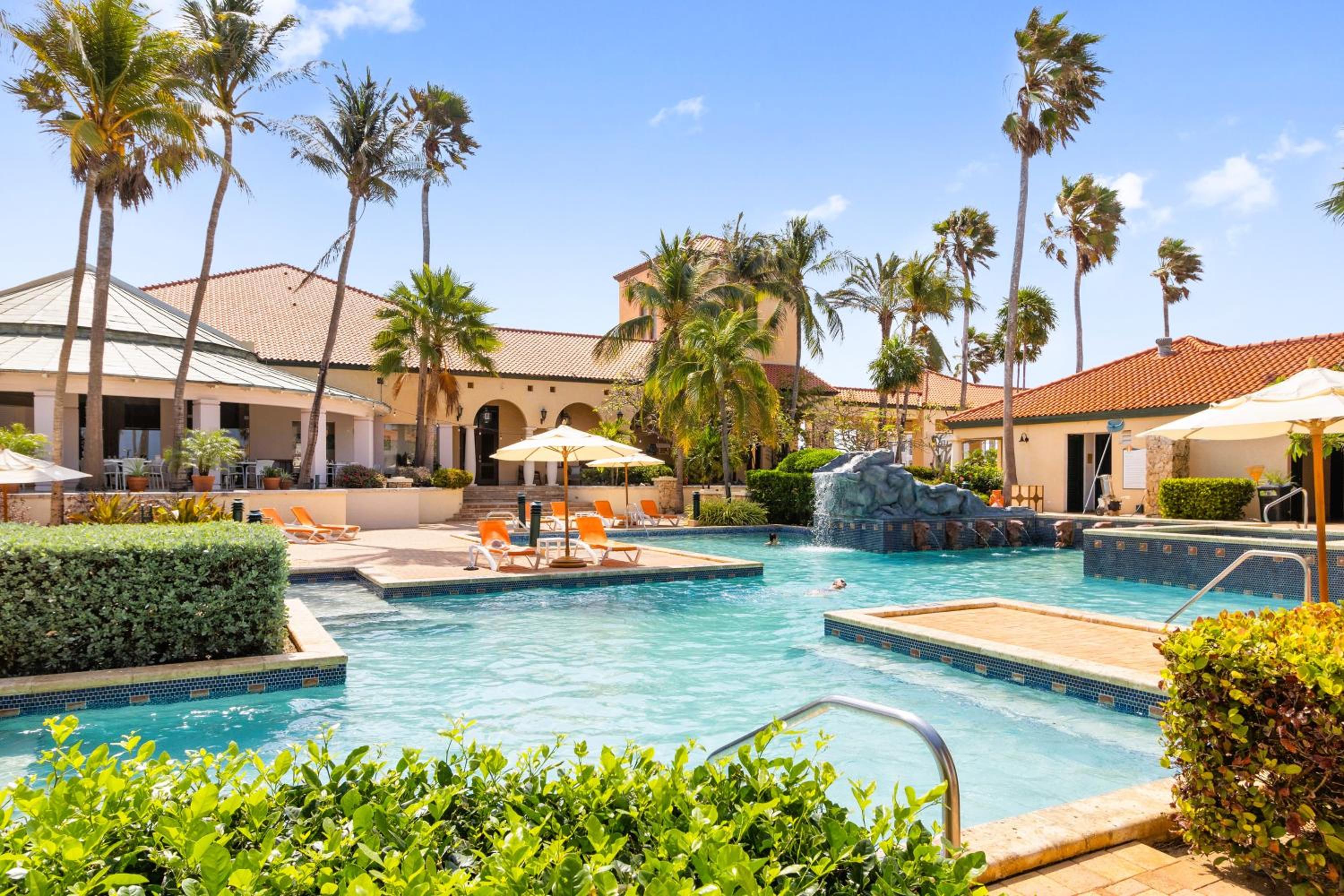 Golf & Beach 5BR w Pool - Campeonan 7 by Bocobay