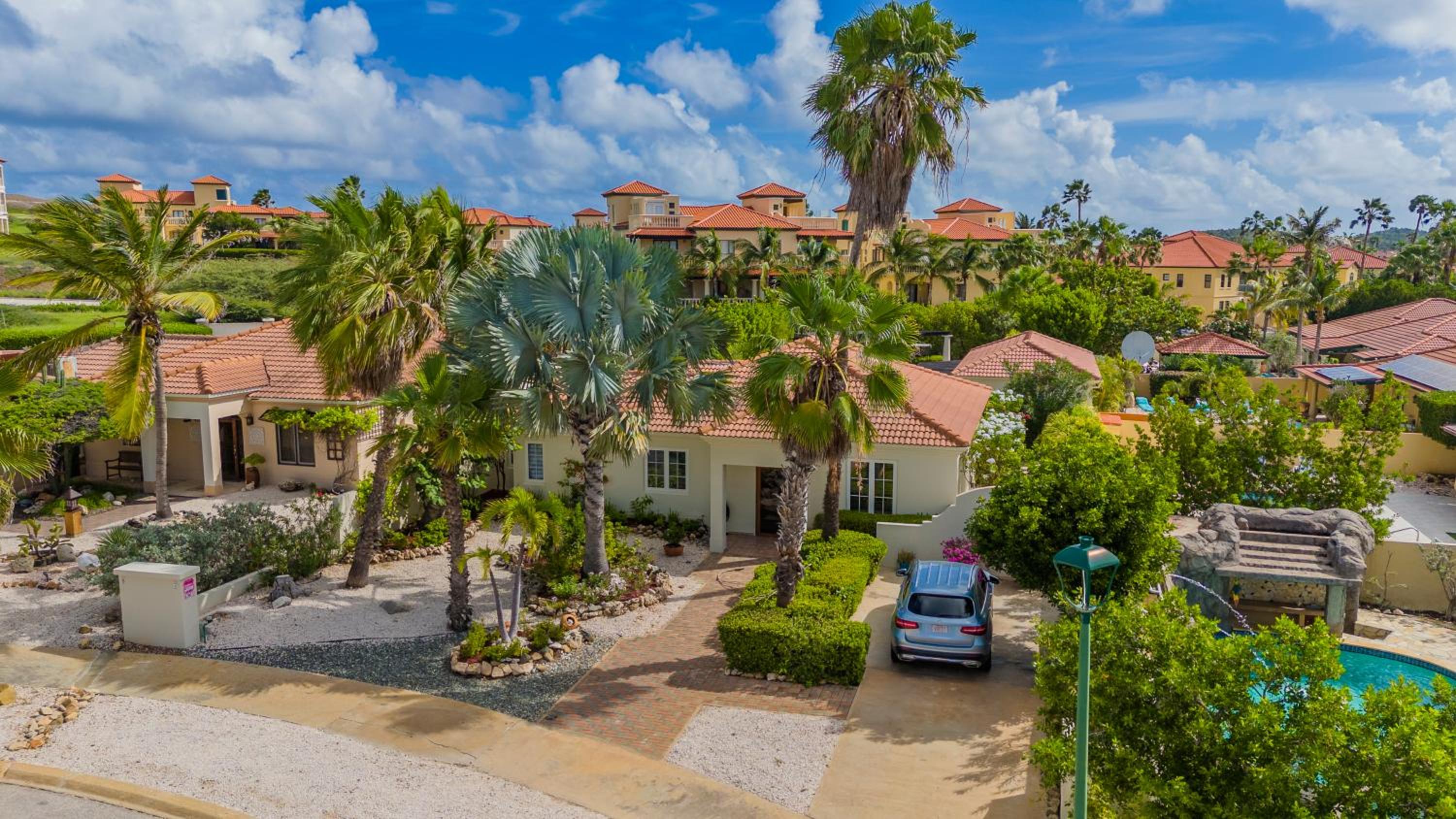 Golf & Beach 5BR w Pool - Campeonan 7 by Bocobay
