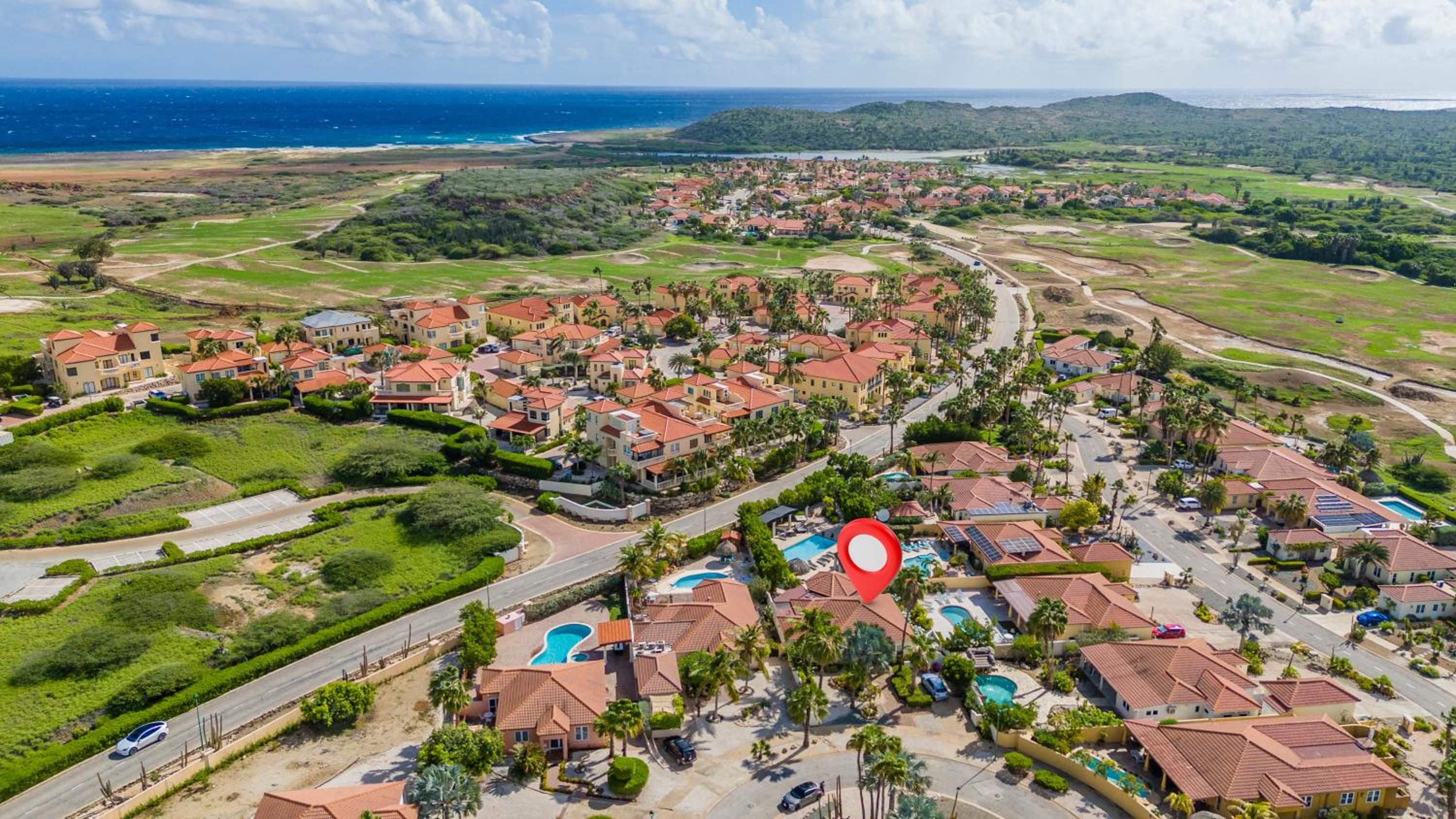 Golf & Beach 5BR w Pool - Campeonan 7 by Bocobay