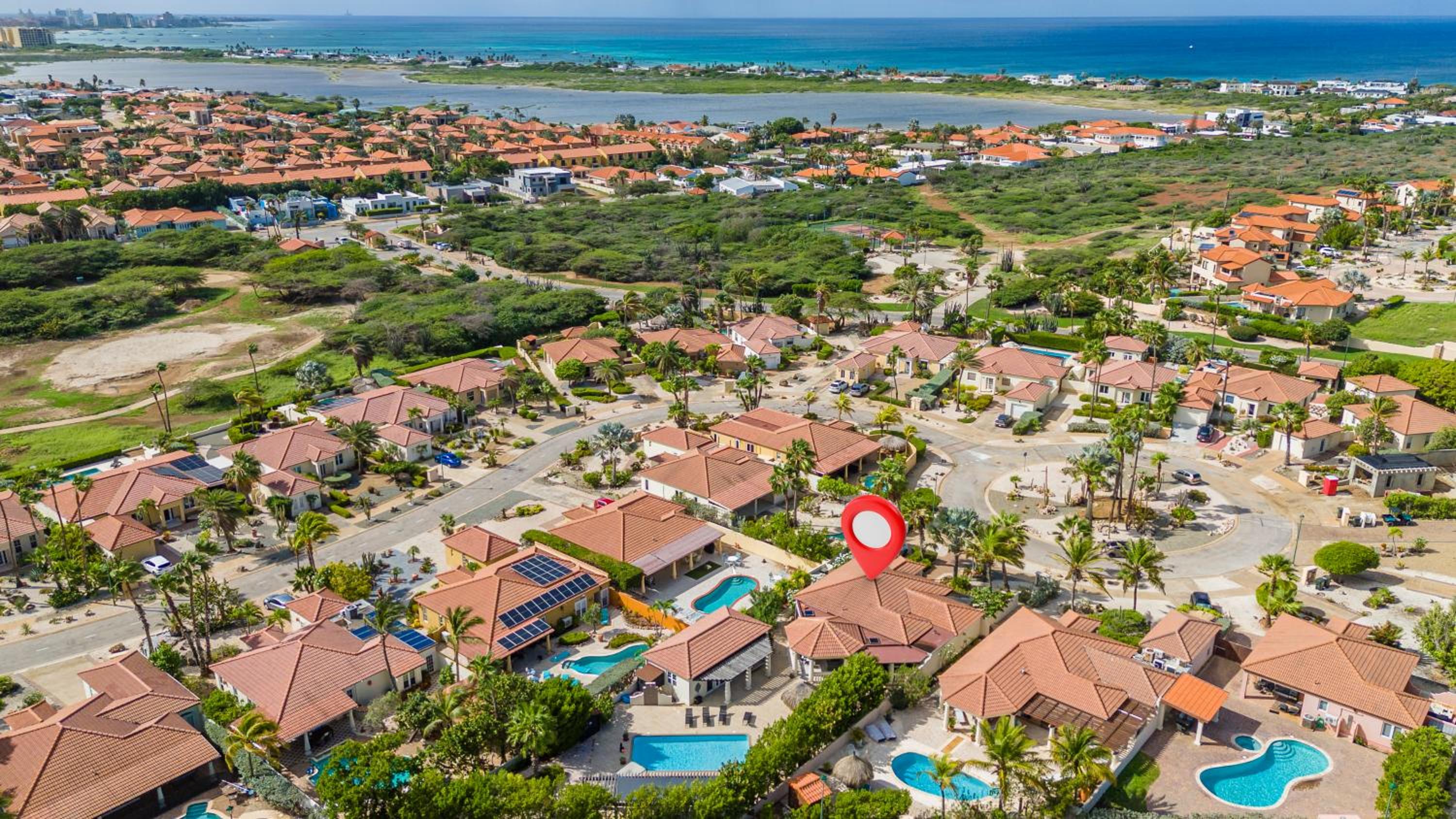 Golf & Beach 5BR w Pool - Campeonan 7 by Bocobay