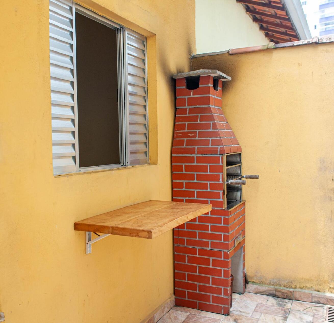 Casa aconchegante c churrasqueira a 400m da praia