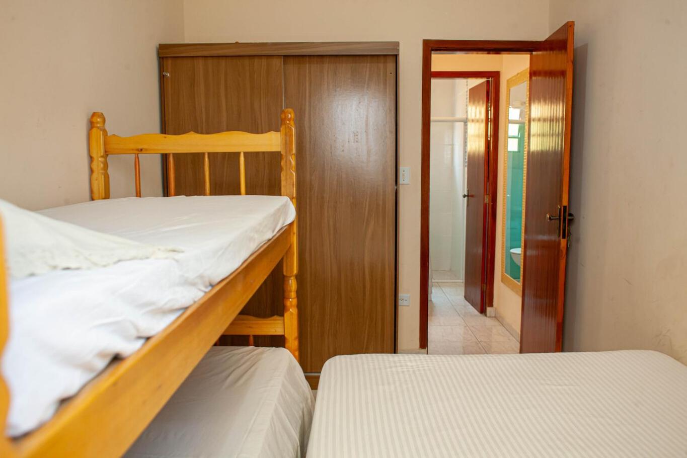 Casa aconchegante c churrasqueira a 400m da praia