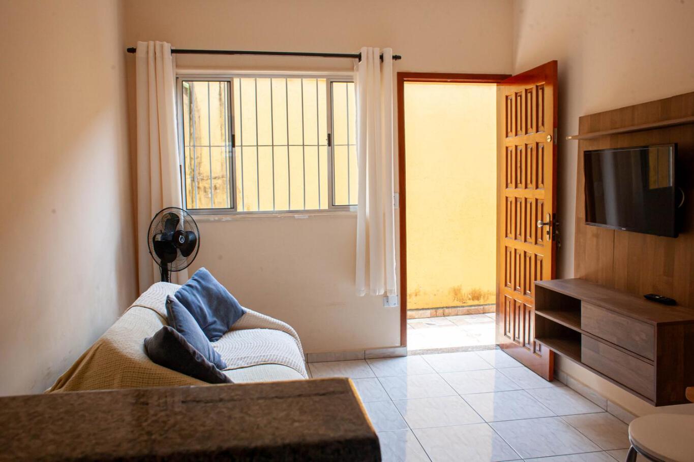 Casa aconchegante c churrasqueira a 400m da praia