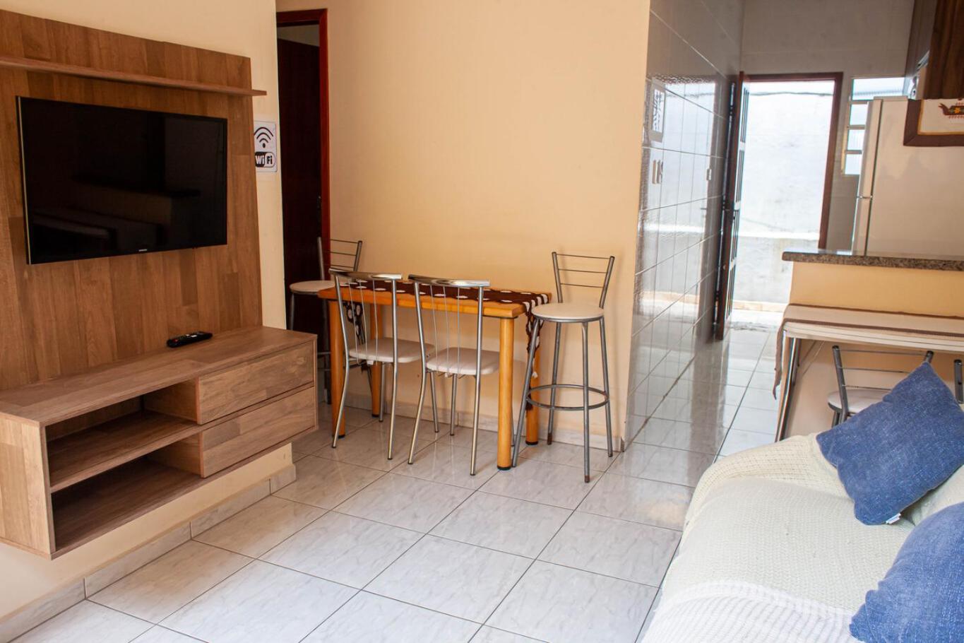 Casa aconchegante c churrasqueira a 400m da praia