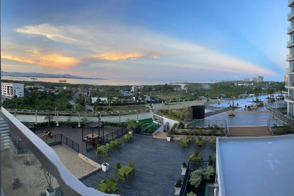 C1-7G Executive Studio with pool , 8boulevard Mactan Newtown view 2