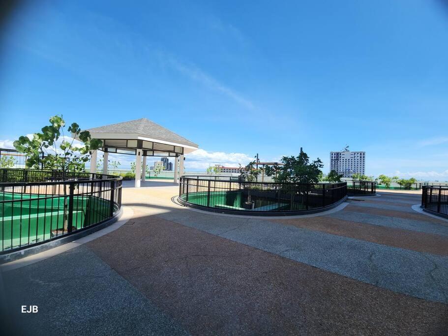 C1-7G Executive Studio with pool , 8boulevard Mactan Newtown view 5