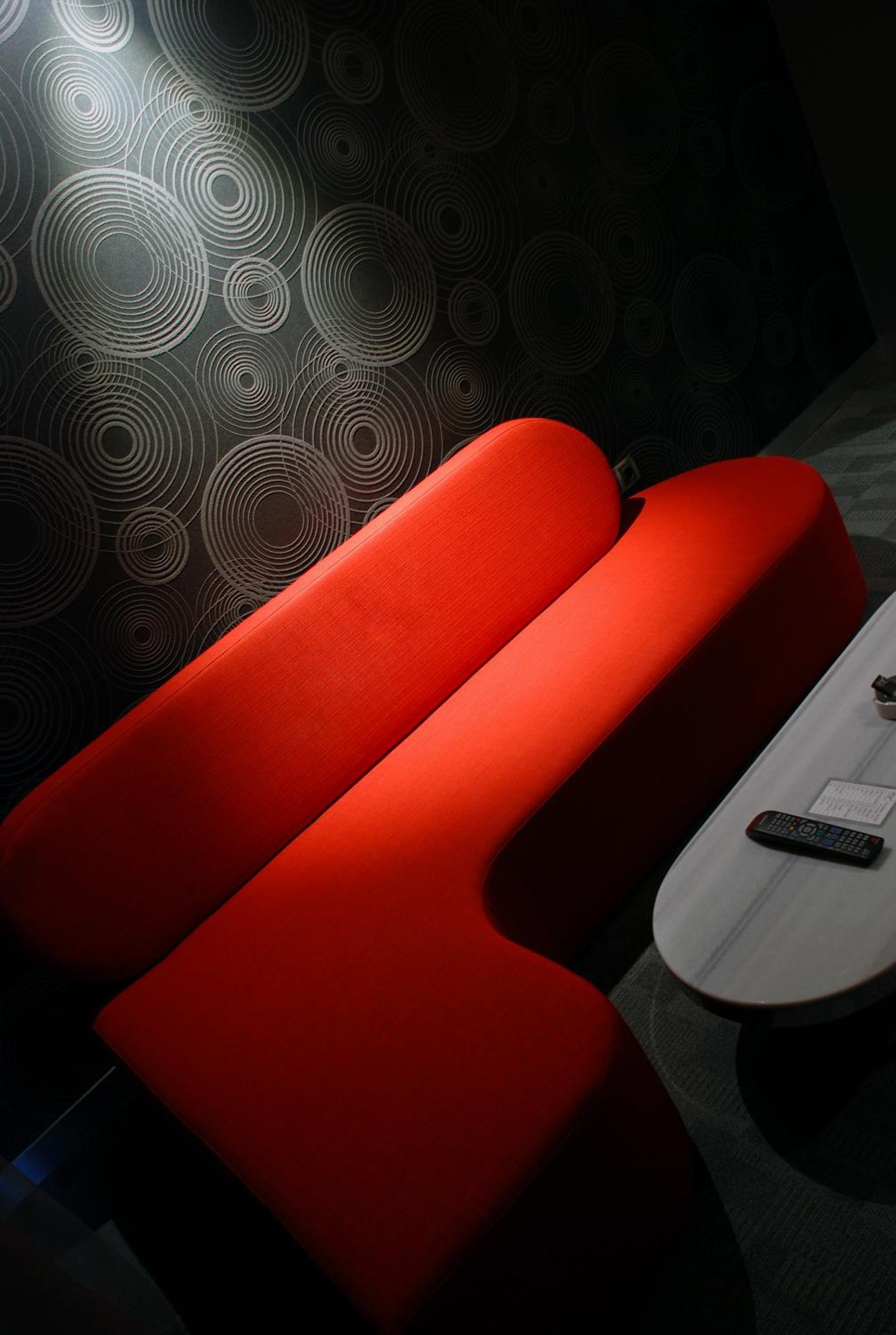 Met Hotel - Image 17