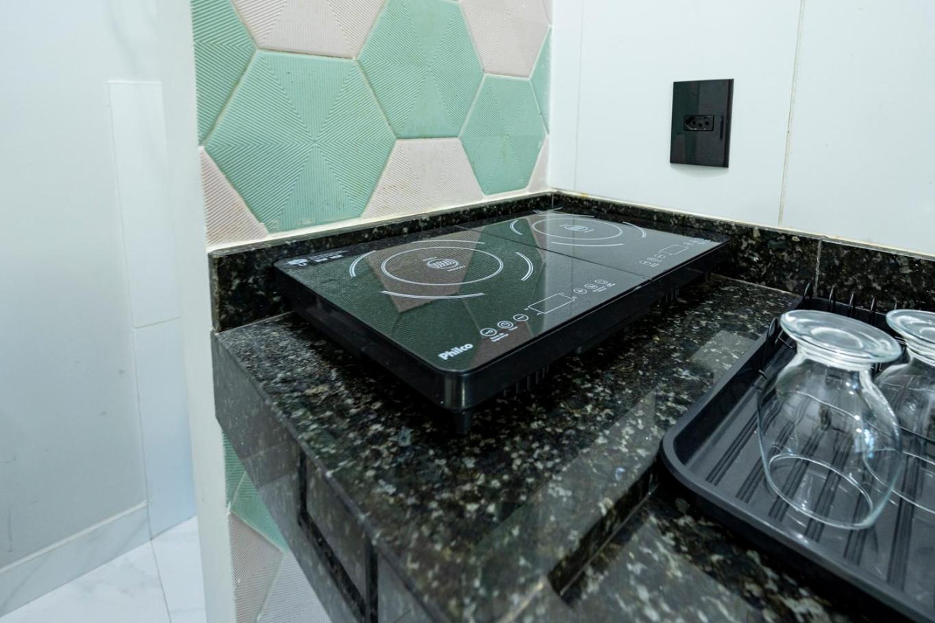 Studio equipado na area central com Wi-Fi