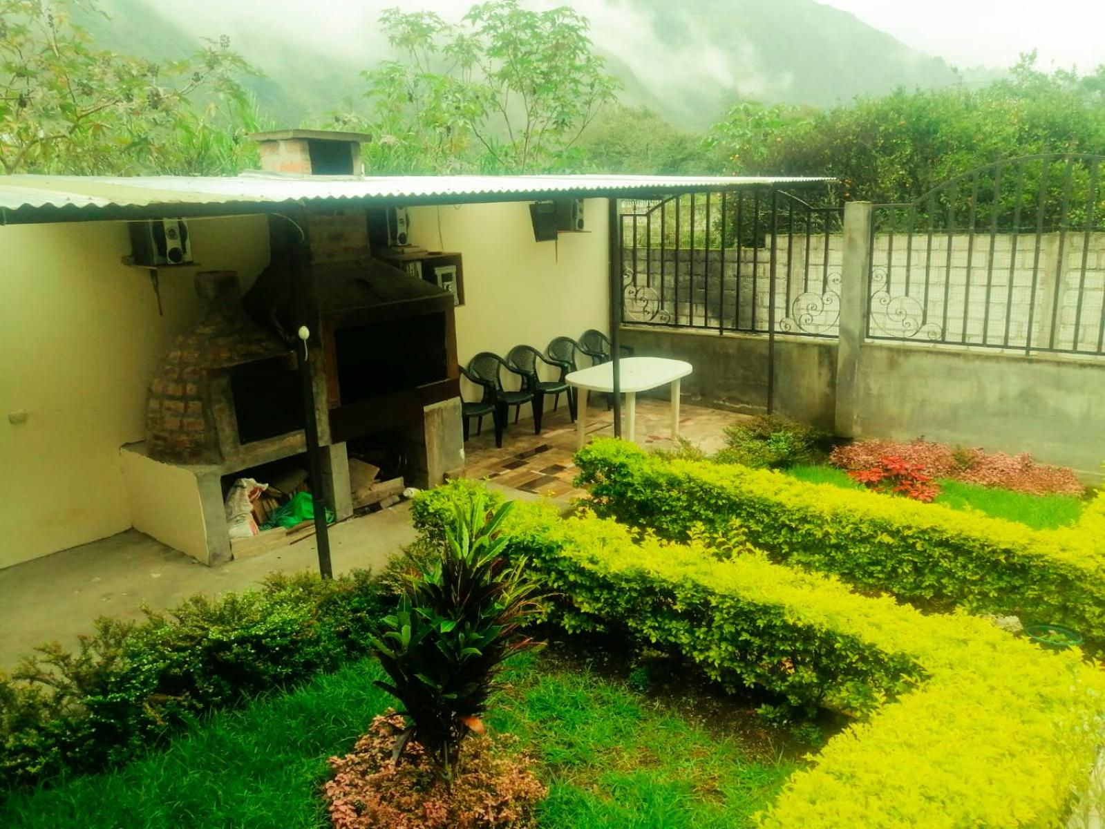 Casa Amarilla
