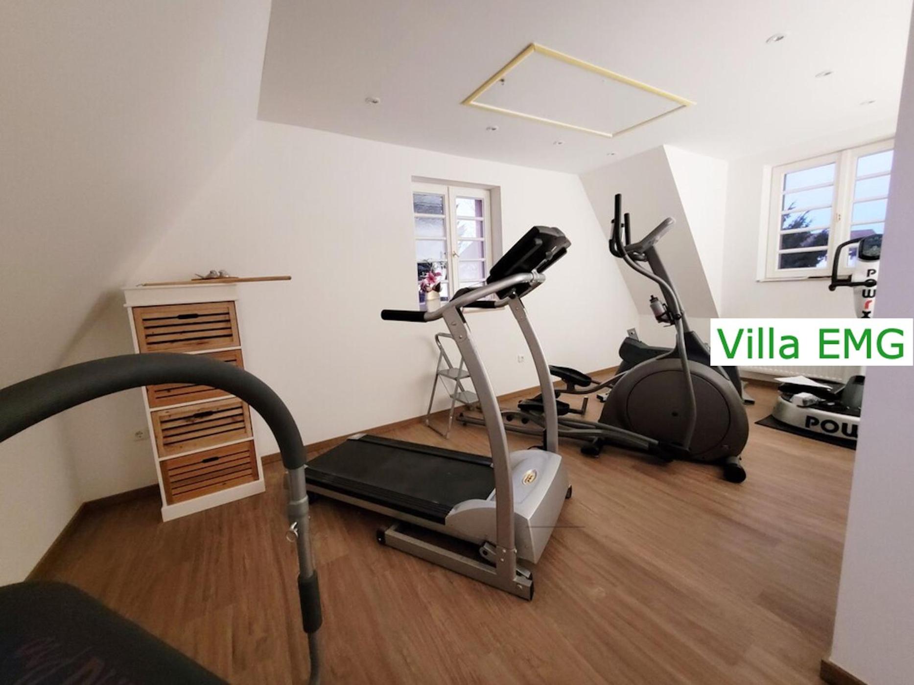 Luxus Ferienhaus Villa EMG Hannover, Messe, Braunschweig mit Sauna, Garten für Familien Gruppen bis 25 Personen