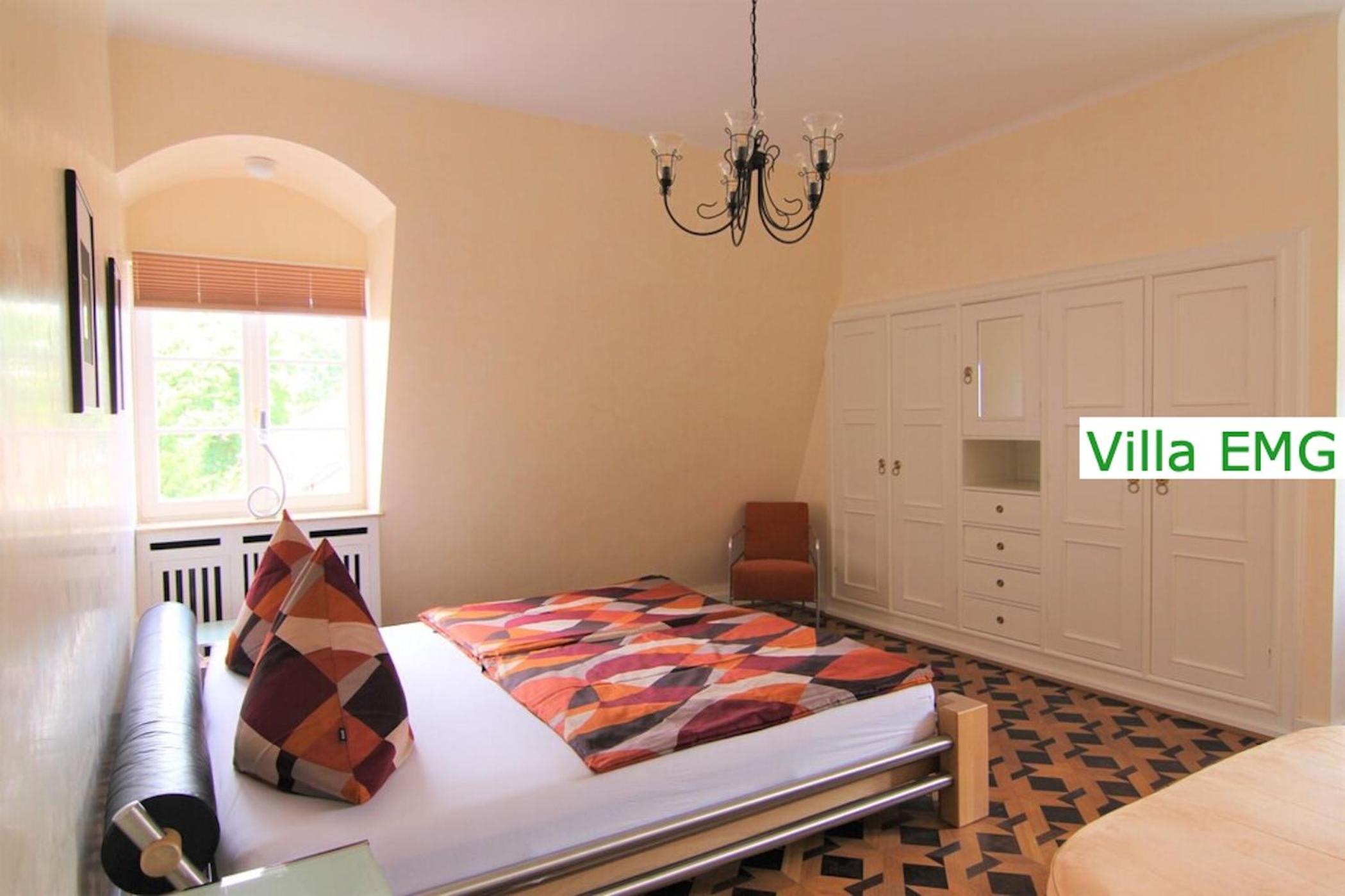 Luxus Ferienhaus Villa EMG Hannover, Messe, Braunschweig mit Sauna, Garten für Familien Gruppen bis 25 Personen