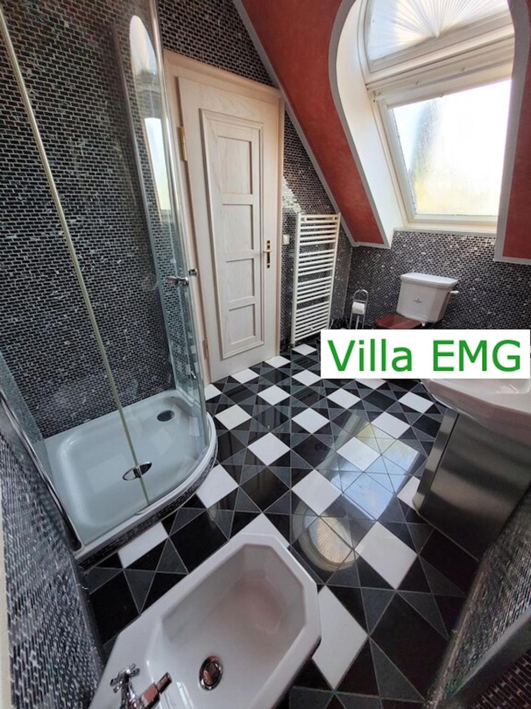 Luxus Ferienhaus Villa EMG Hannover, Messe, Braunschweig mit Sauna, Garten für Familien Gruppen bis 25 Personen