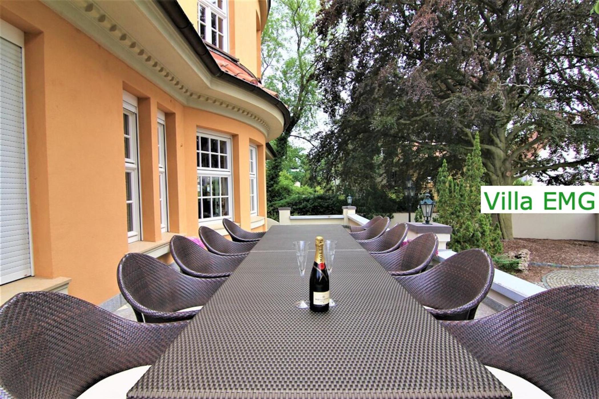 Luxus Ferienhaus Villa EMG Hannover, Messe, Braunschweig mit Sauna, Garten für Familien Gruppen bis 25 Personen
