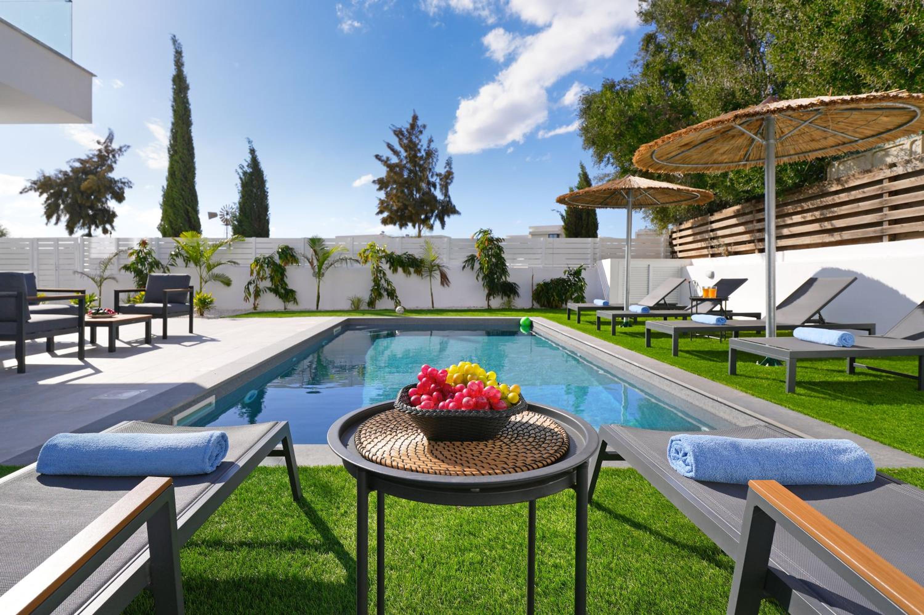 Villa Vitalia - 3 En-suite Beds with Private Pool