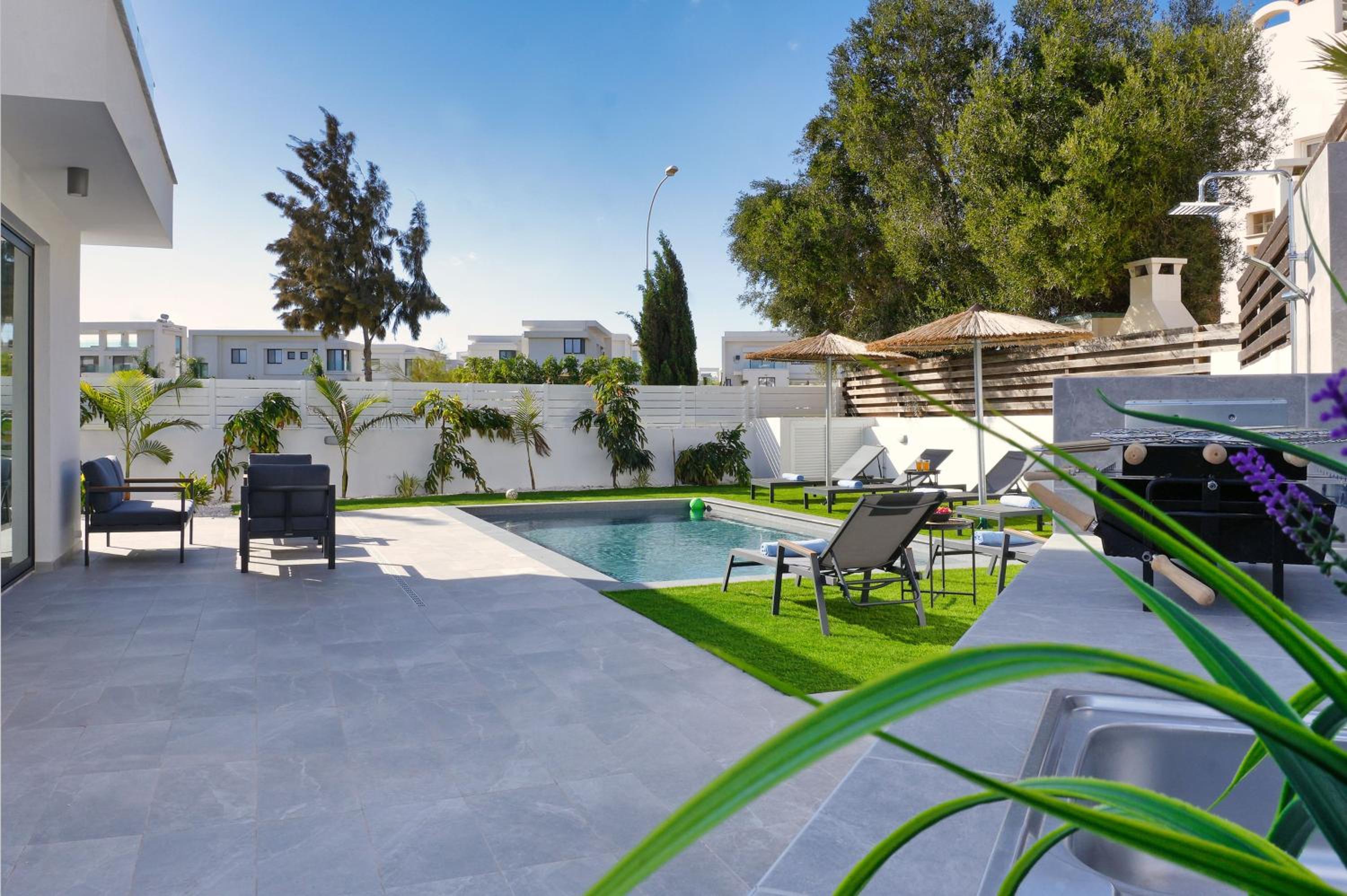 Villa Vitalia - 3 En-suite Beds with Private Pool
