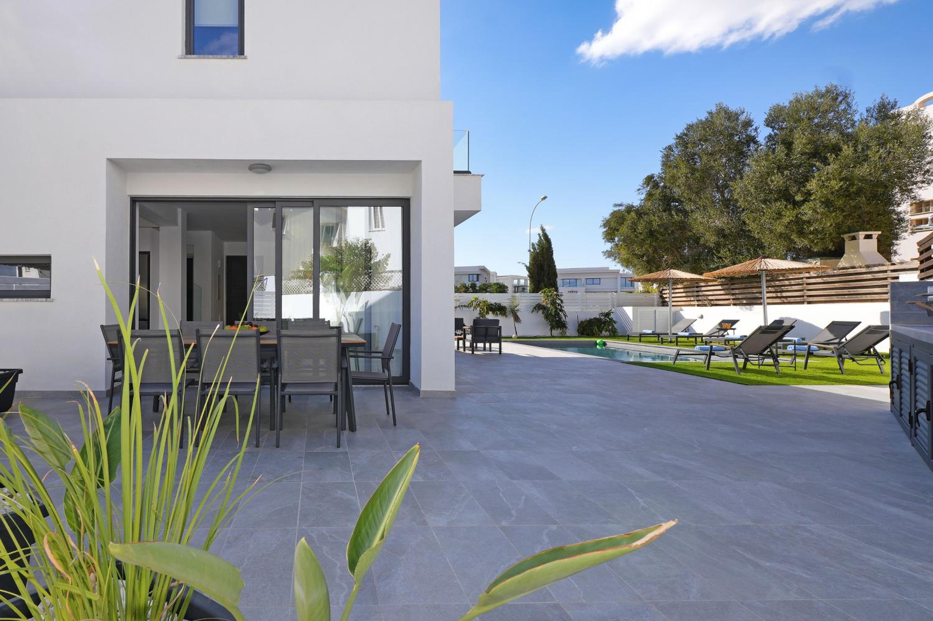 Villa Vitalia - 3 En-suite Beds with Private Pool