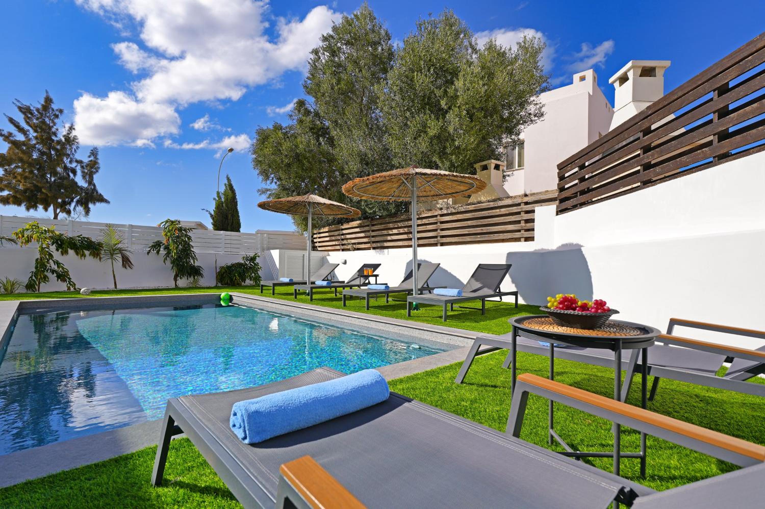 Villa Vitalia - 3 En-suite Beds with Private Pool