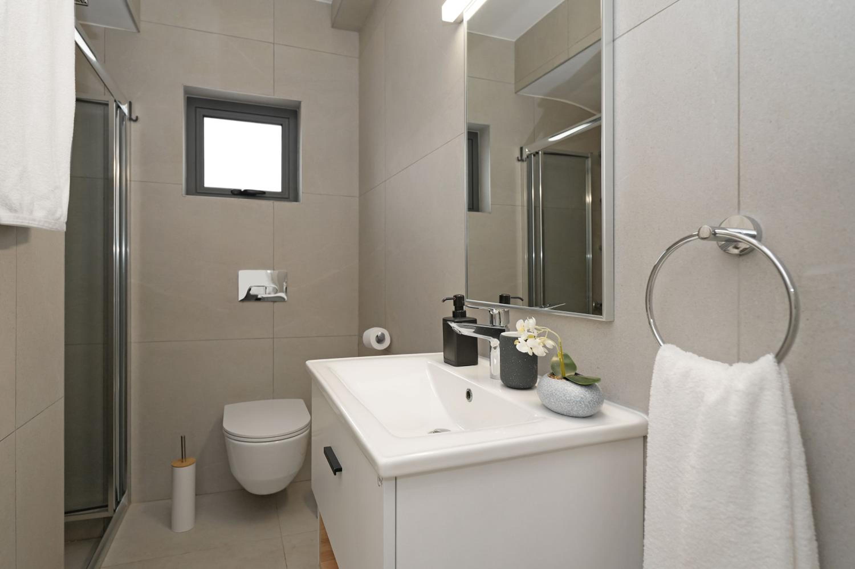 Villa Vitalia - 3 En-suite Beds with Private Pool