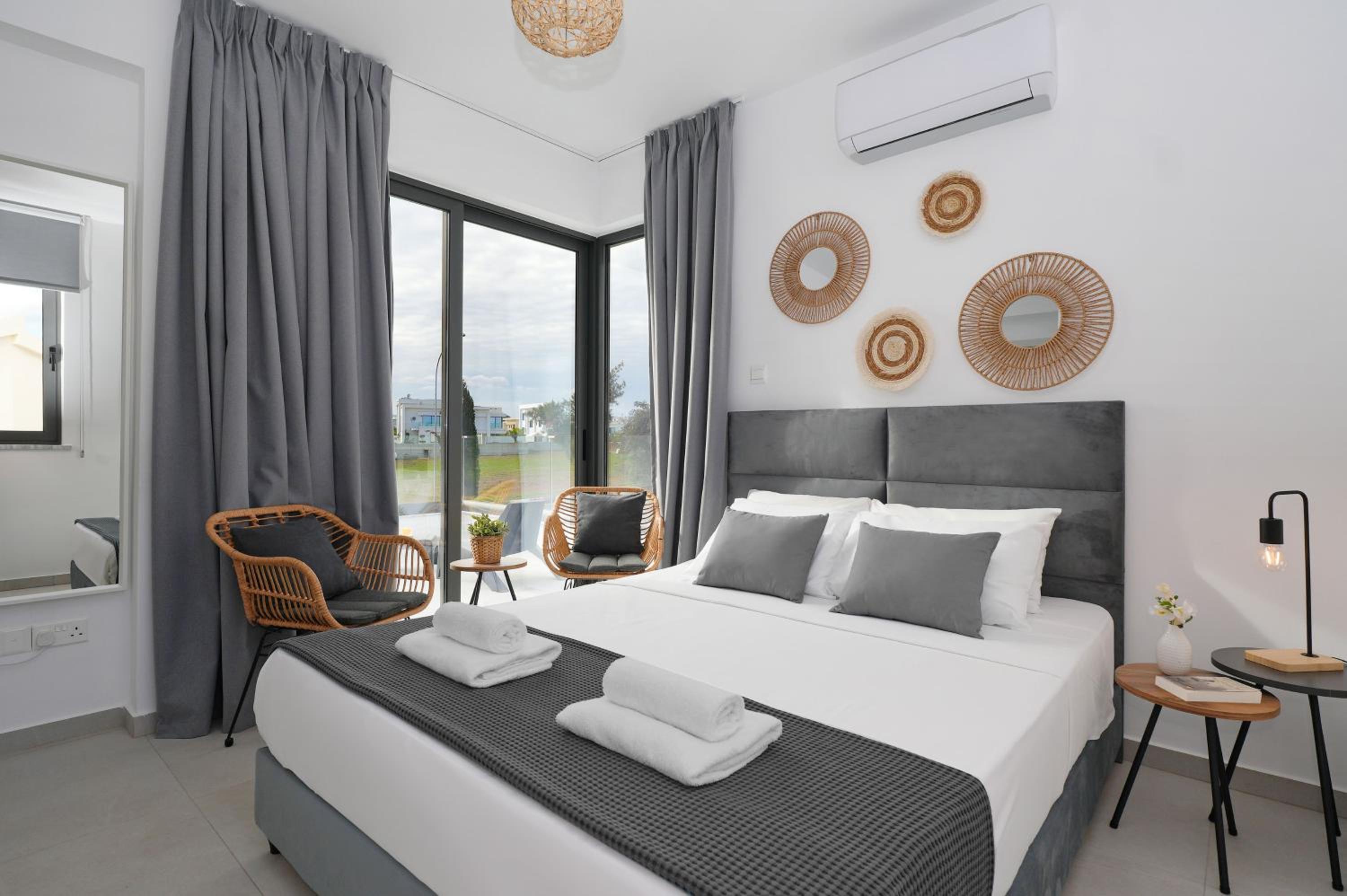 Villa Vitalia - 3 En-suite Beds with Private Pool