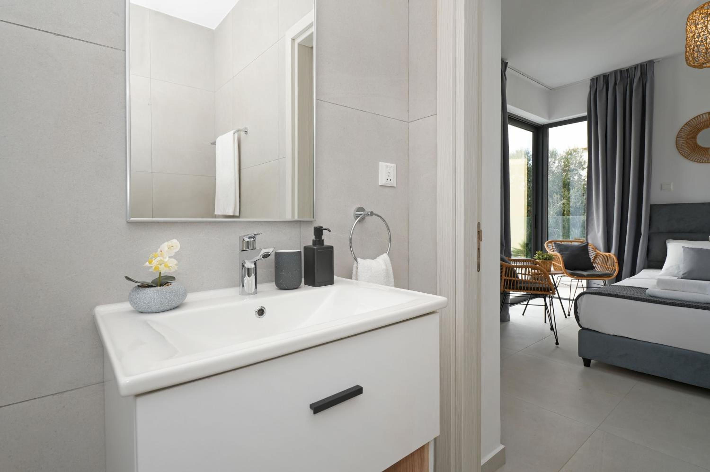 Villa Vitalia - 3 En-suite Beds with Private Pool