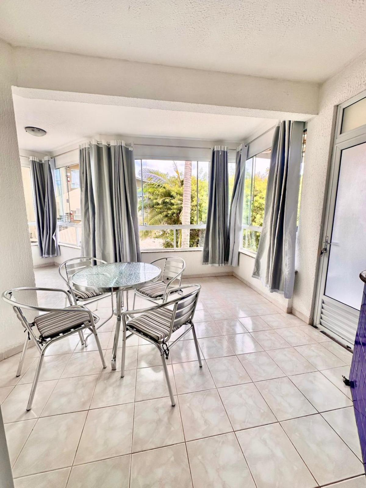 Apartamento em Condomínio Bromélias - Bombinhas SC
