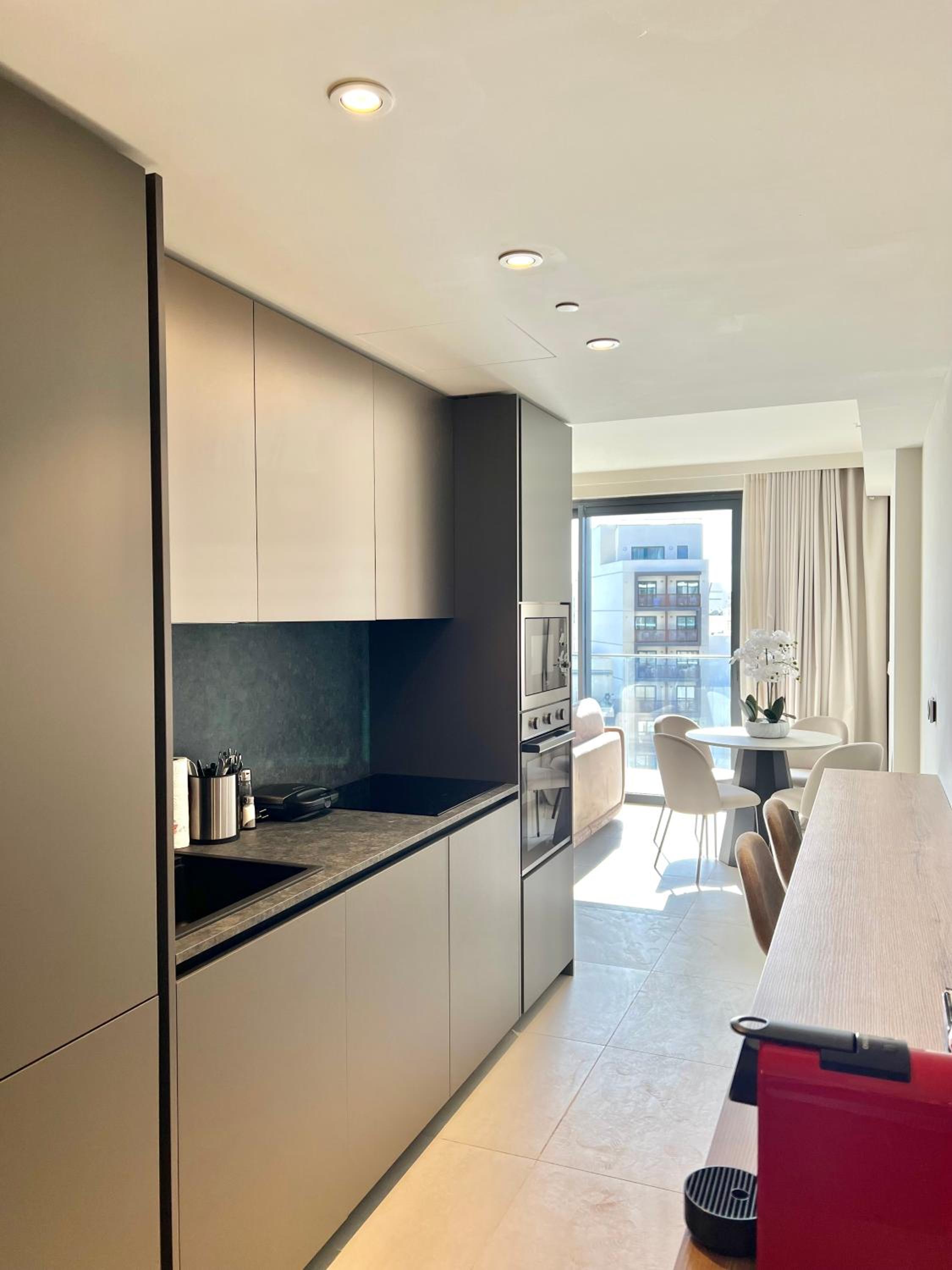 Mercury Suite Bright w Pool access by Arco Collection photo 5