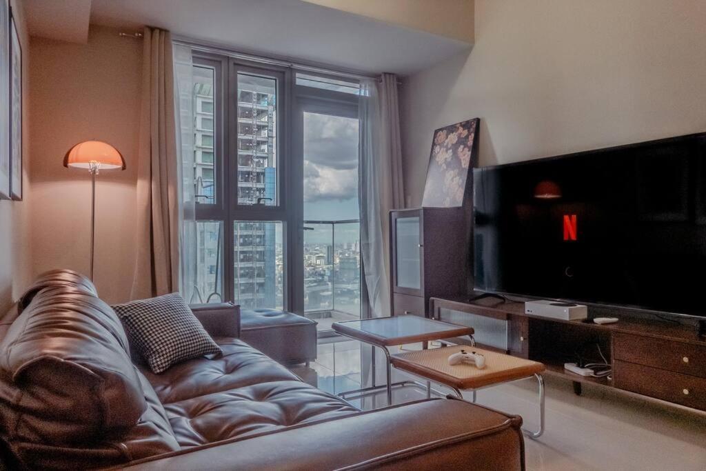 Parksuites BGC - Spacious 2 Bedroom photo 3