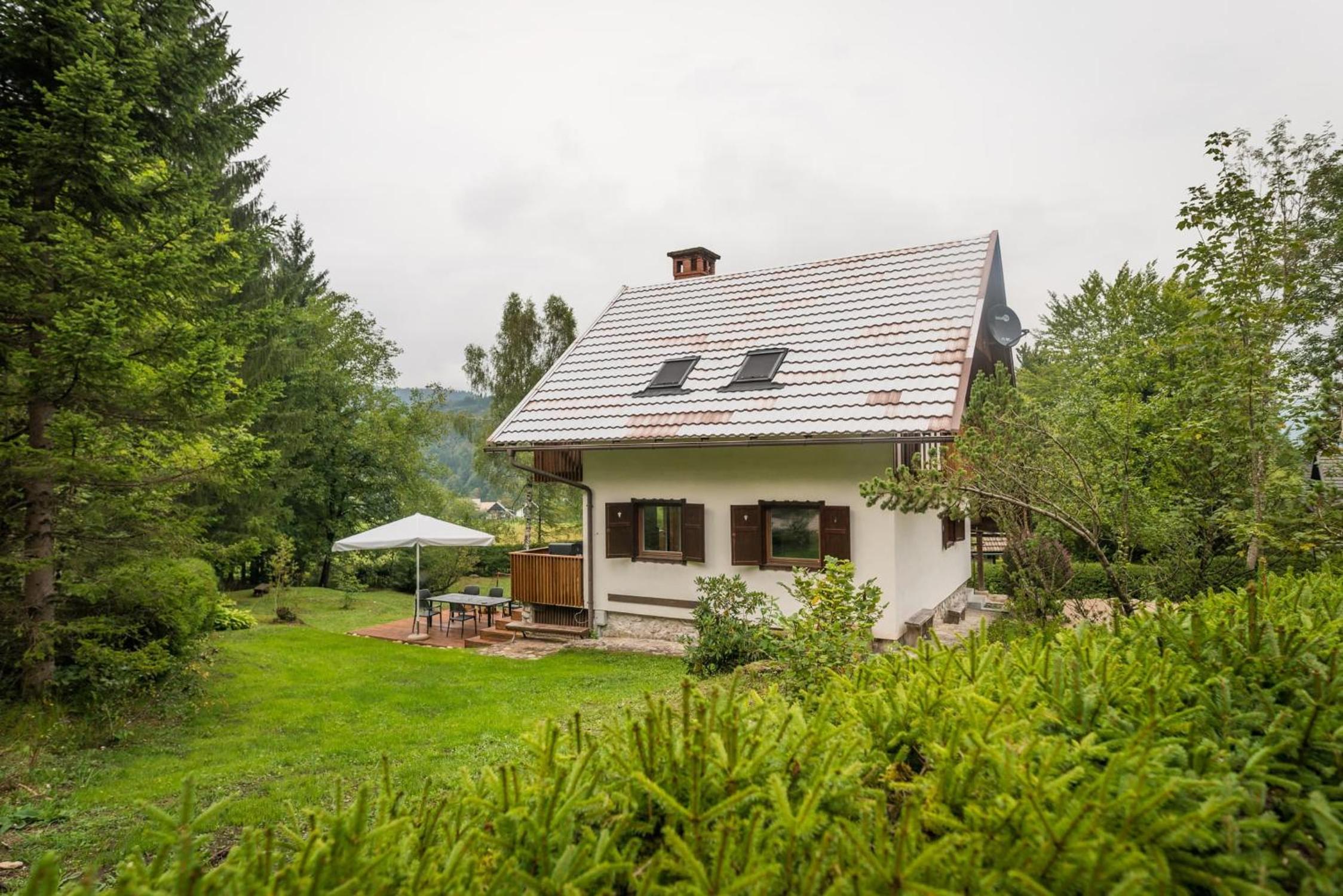 Chalet Ceri view 2