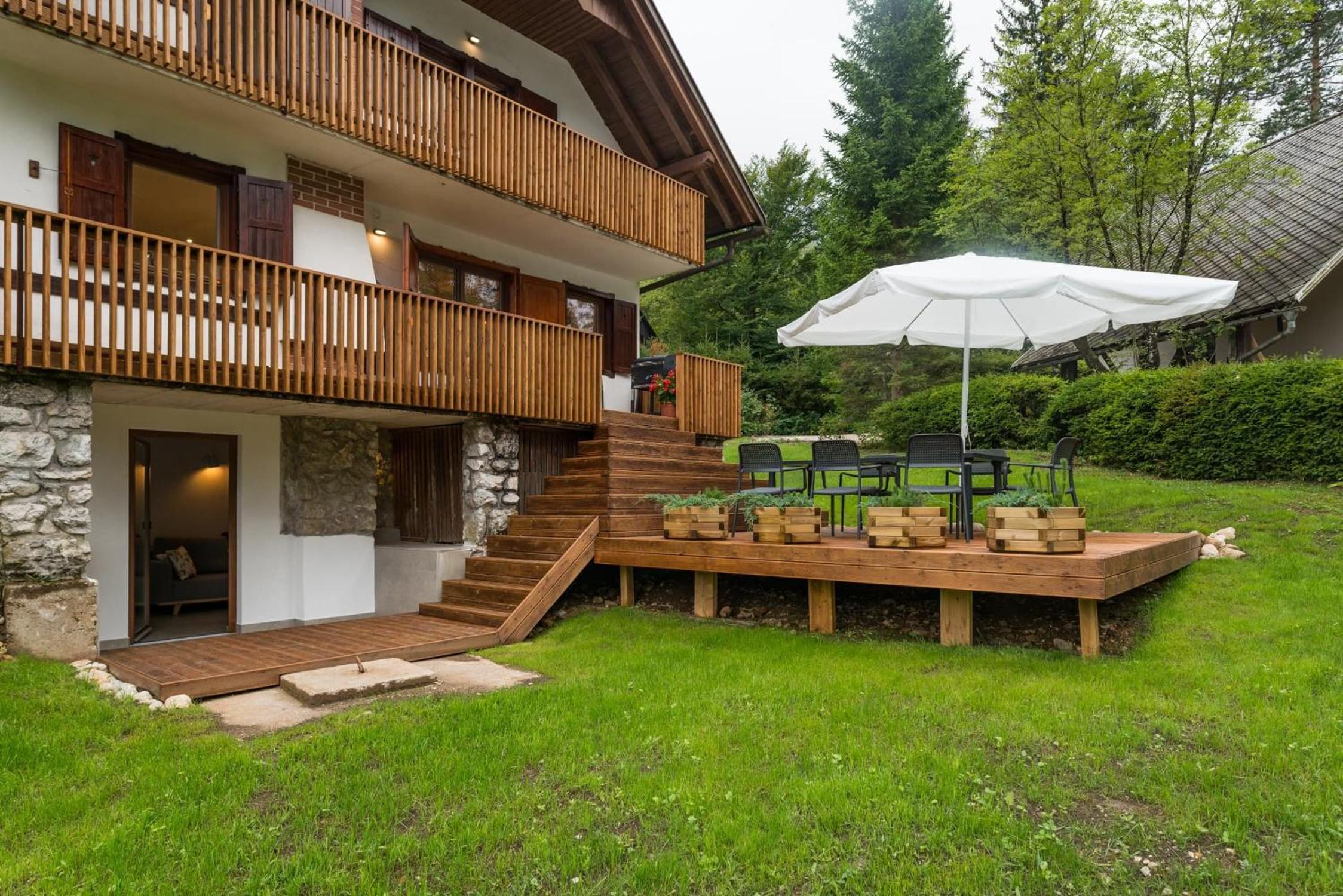Chalet Ceri view 4