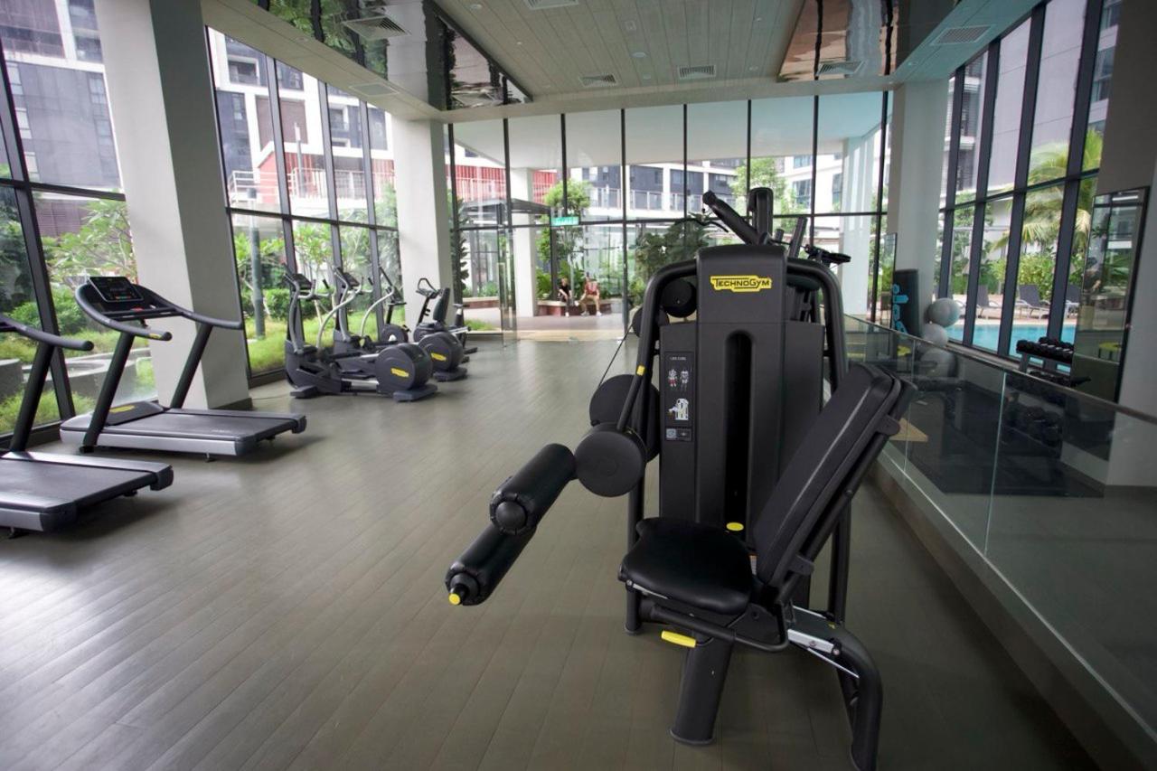 Elegant 1BR in OOAK Suites, Mont Kiara KL - Walk to Malls & Dining