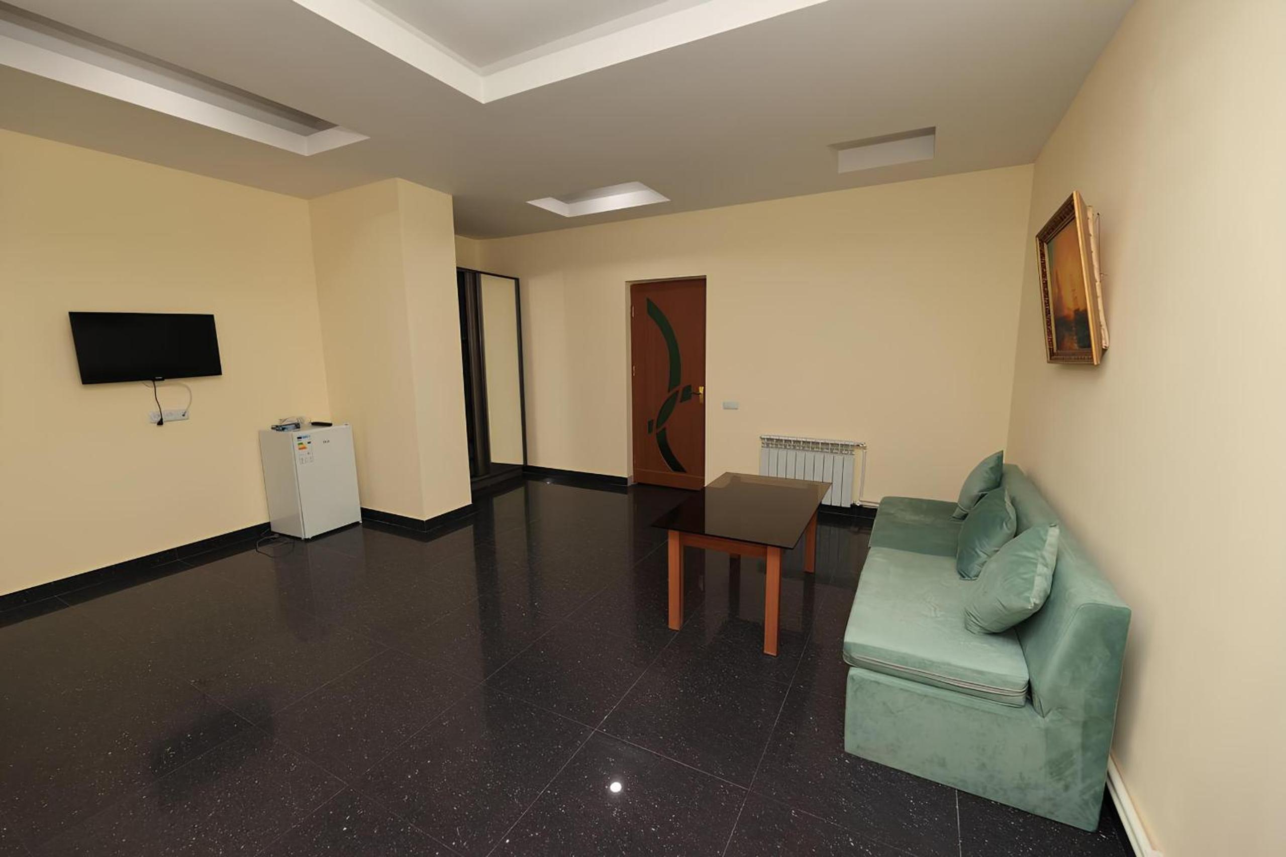 New Continental Hotel, photo 23