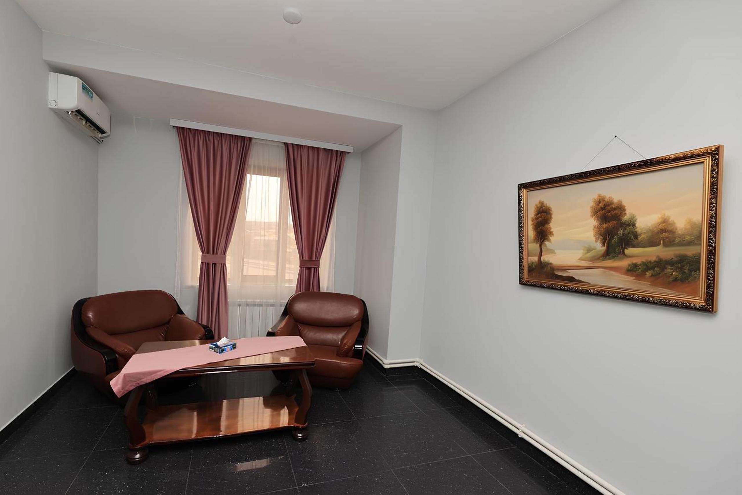 New Continental Hotel, photo 12