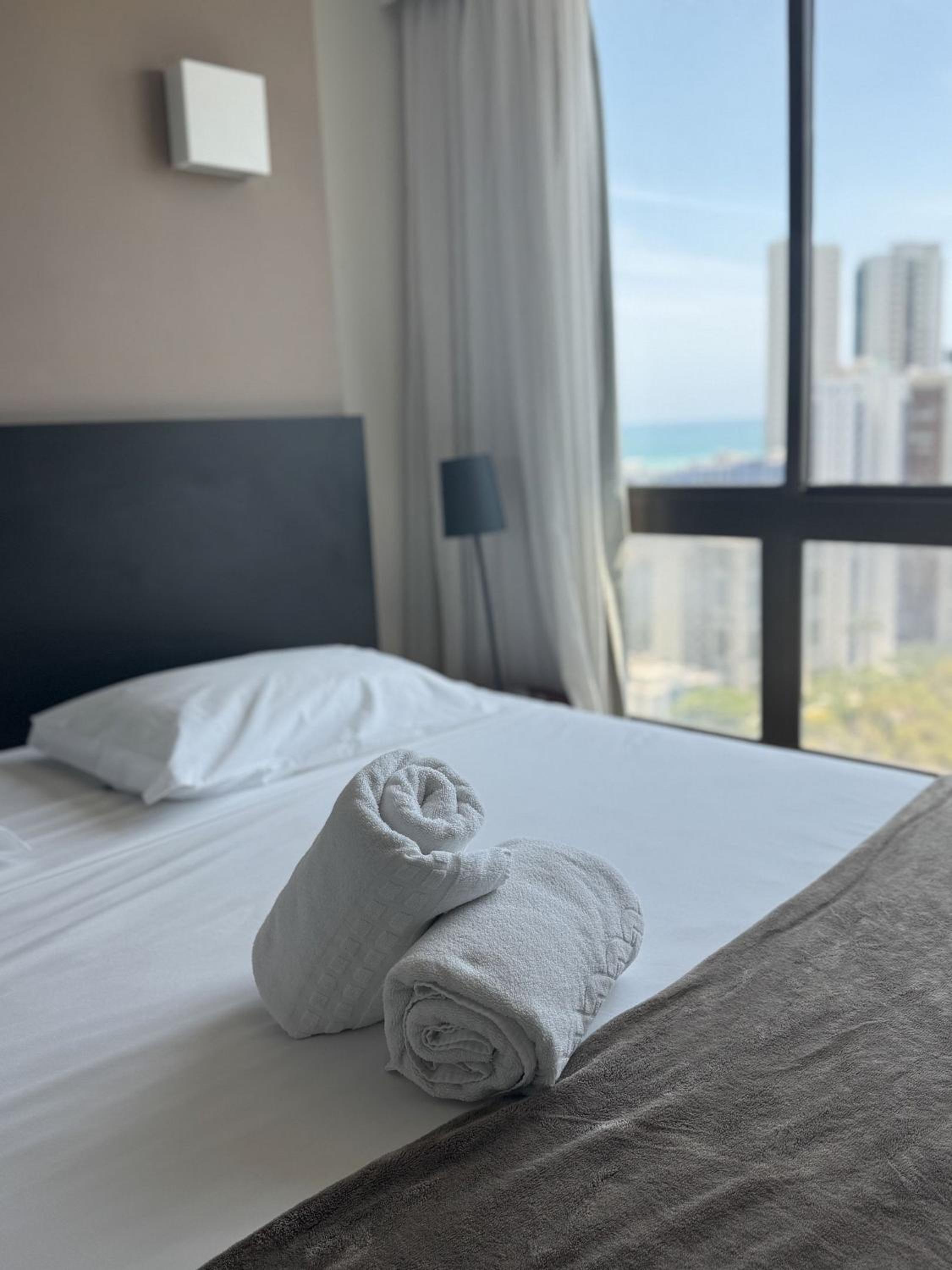 Pontes Home Stay - Flats em Boa Viagem por Yolo