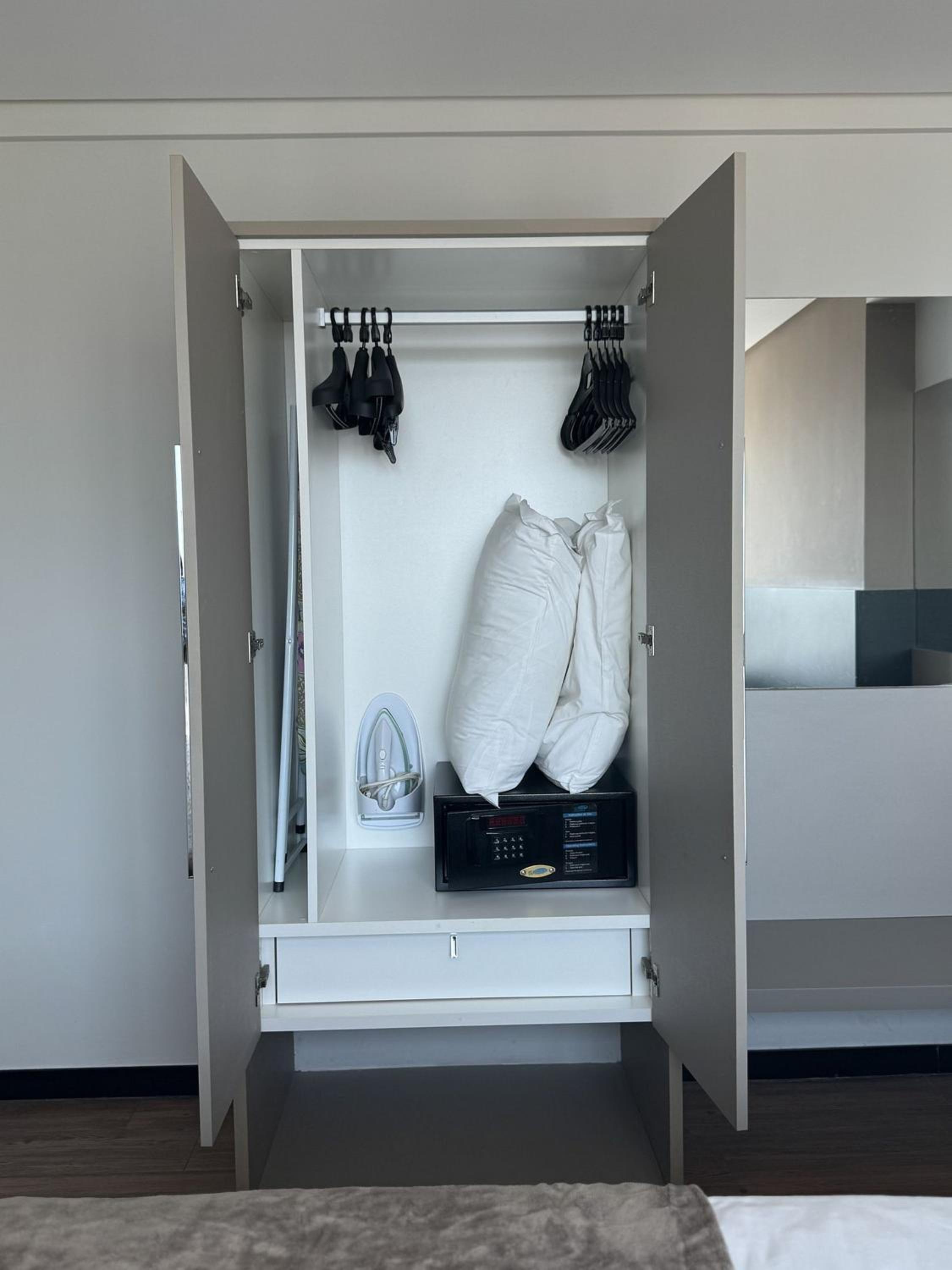 Pontes Home Stay - Flats em Boa Viagem por Yolo
