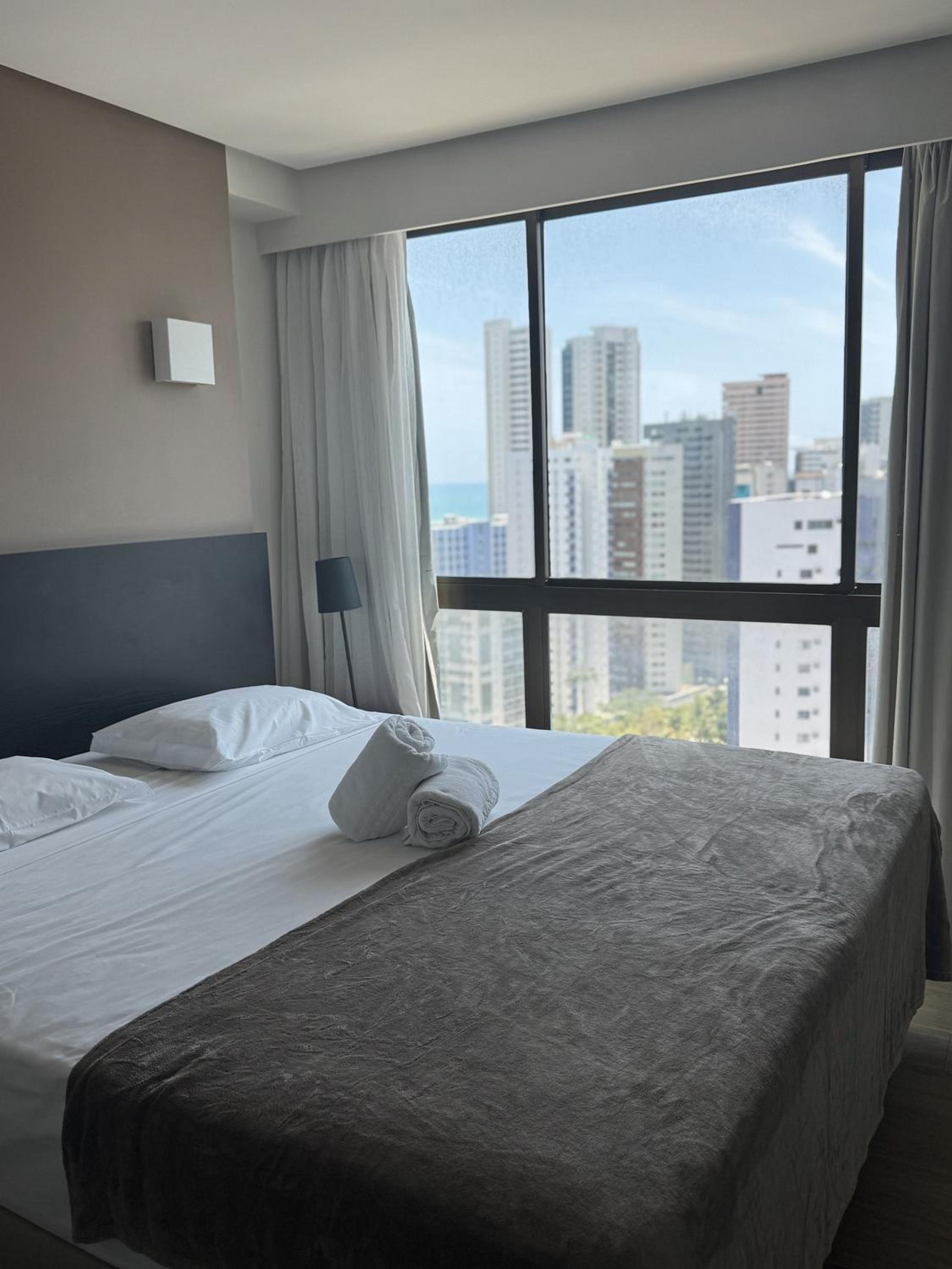 Pontes Home Stay - Flats em Boa Viagem por Yolo