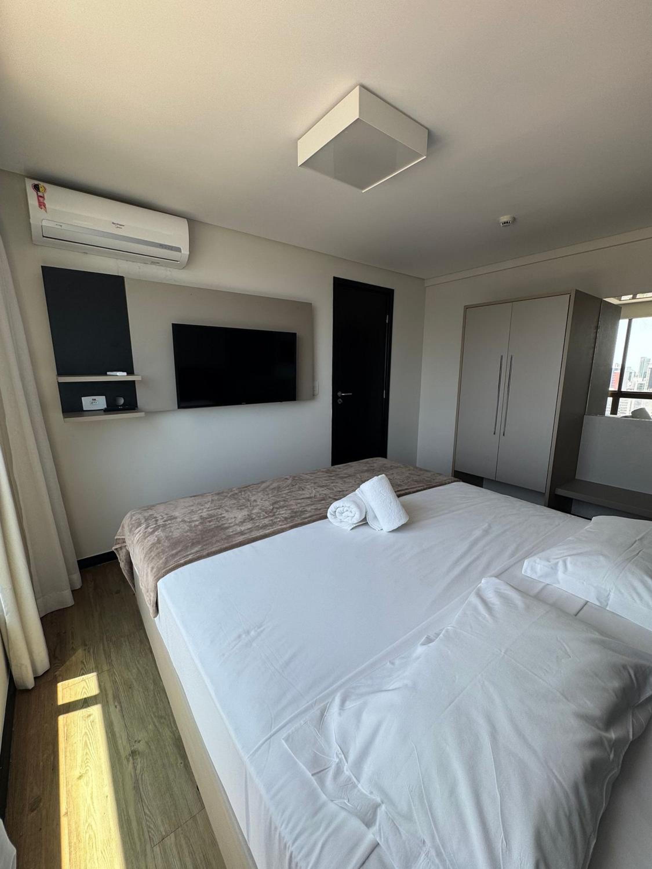 Pontes Home Stay - Flats em Boa Viagem por Yolo