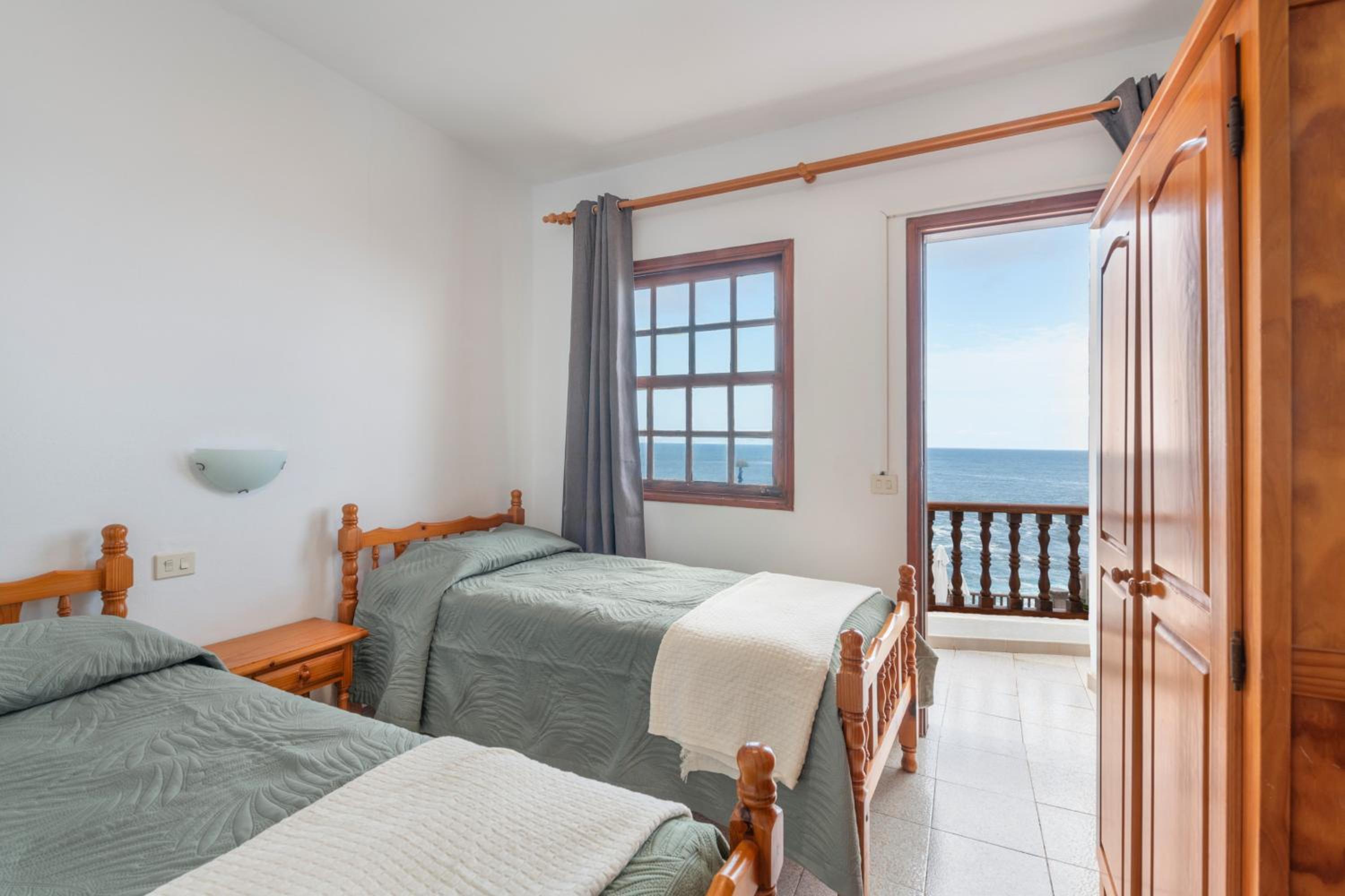 Apartamentos La Fajana