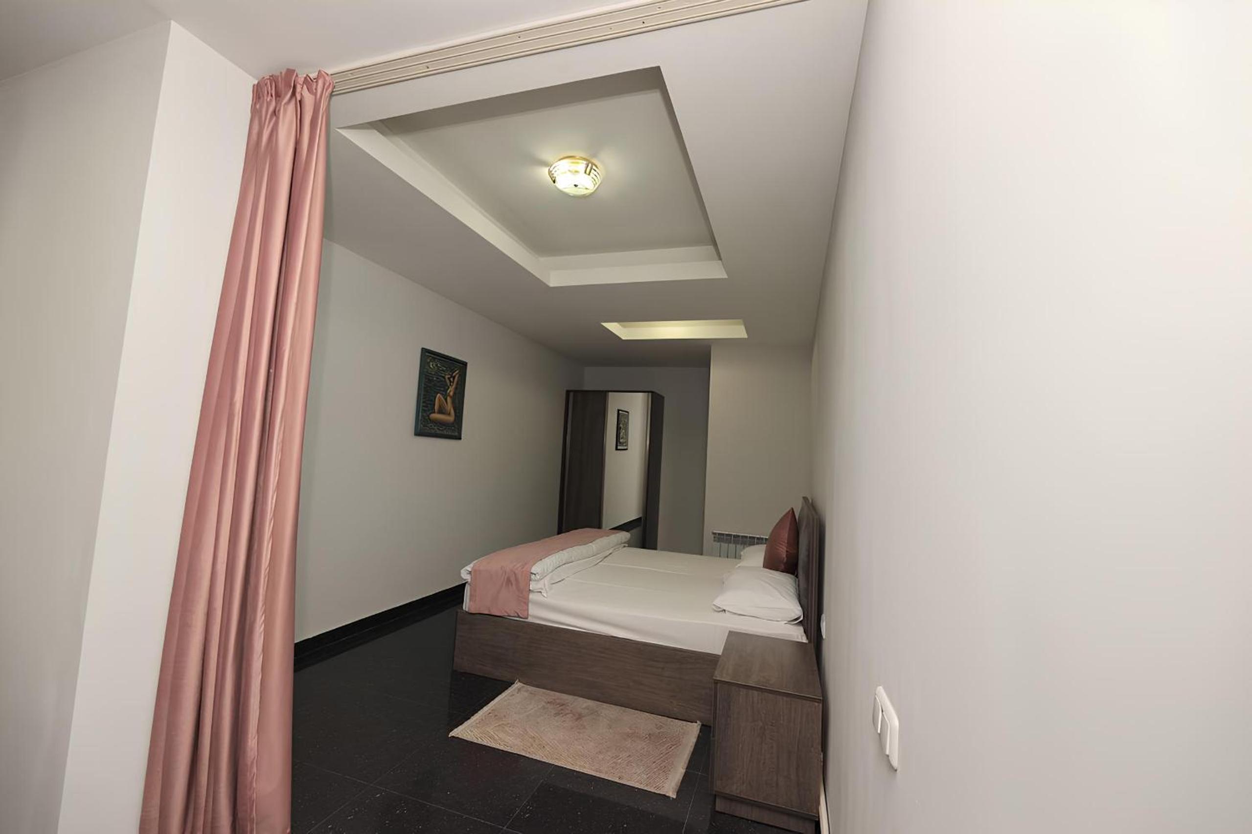 New Continental Hotel, photo 18